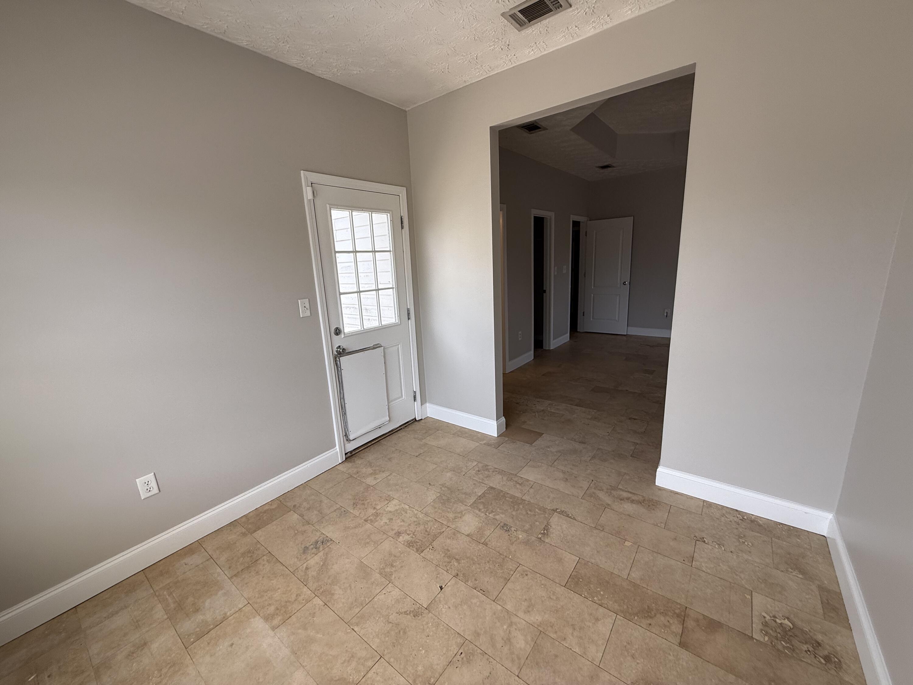 BRANDON OAKS 2ND ADD - Residential Lease
