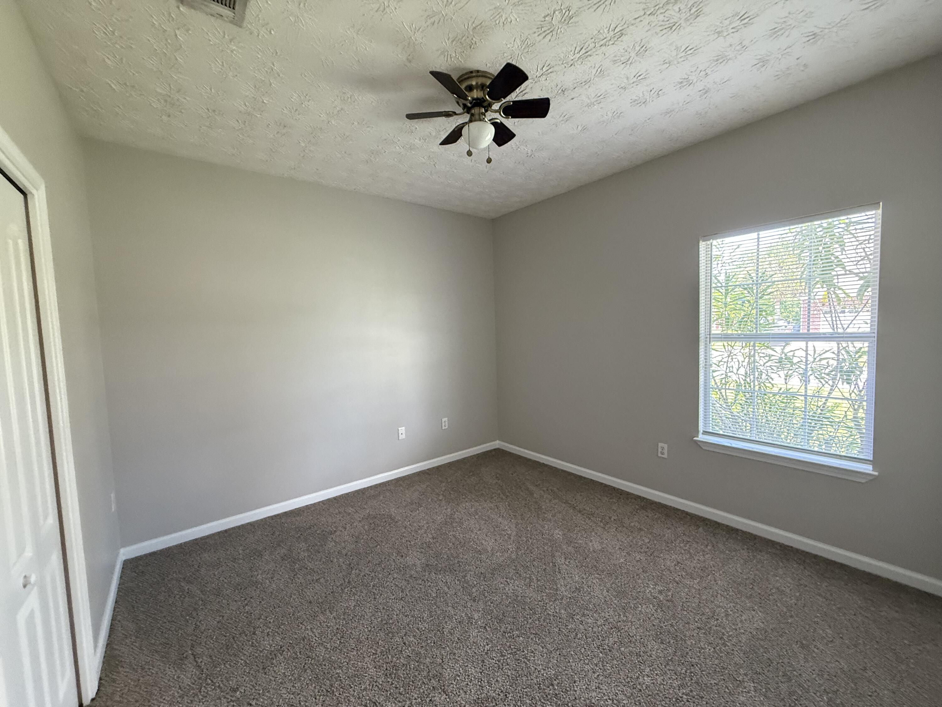 BRANDON OAKS 2ND ADD - Residential Lease