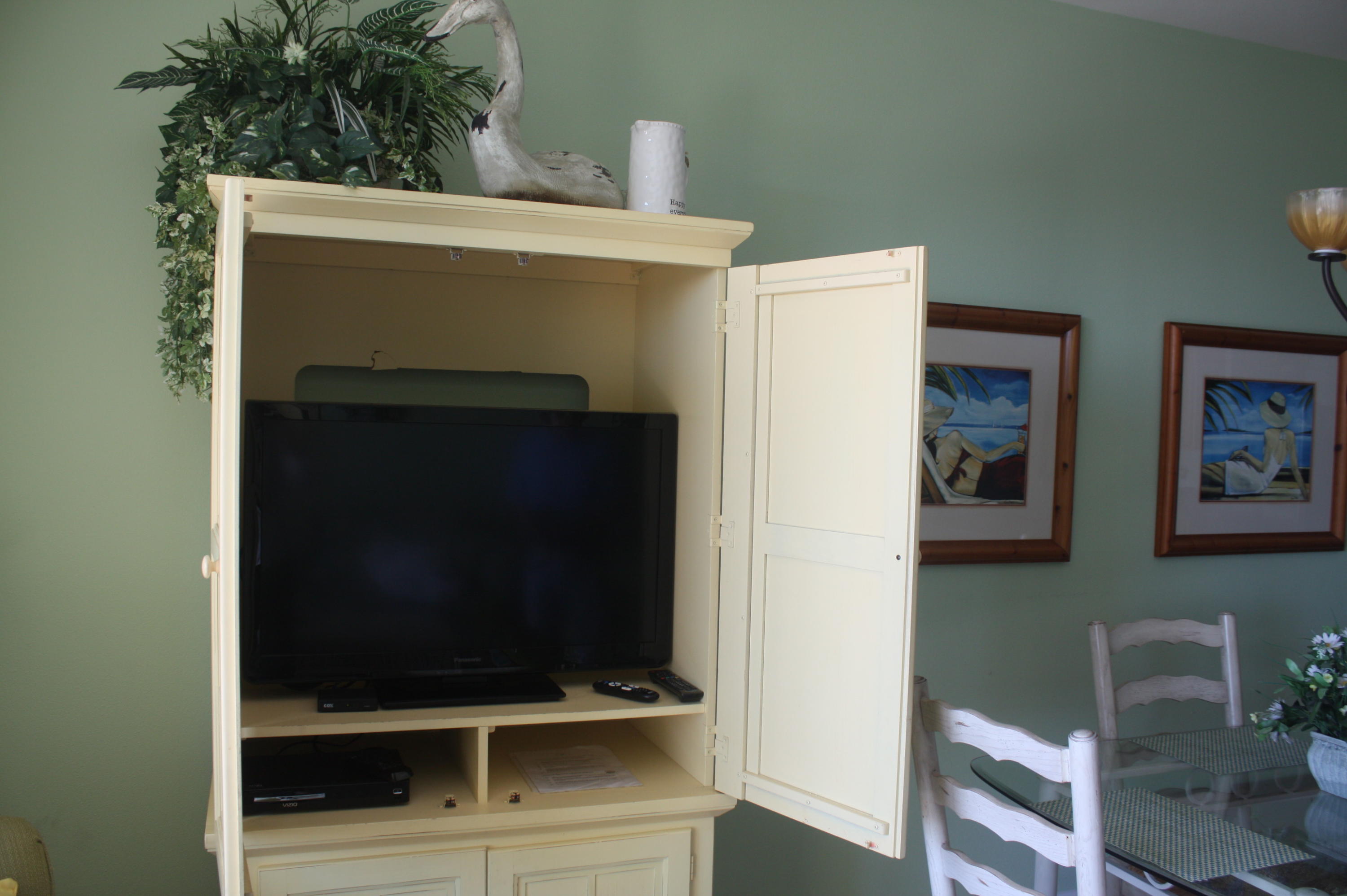 BEACH RESORT CONDOMINIUM - Residential