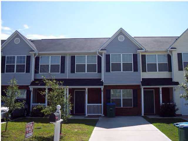 This town home is centrally located within the heart of Crestview. Has a large floor plan. Comes with stove,dishwasher,frost-free refrigerator.All bedrooms are located on the second floor.
