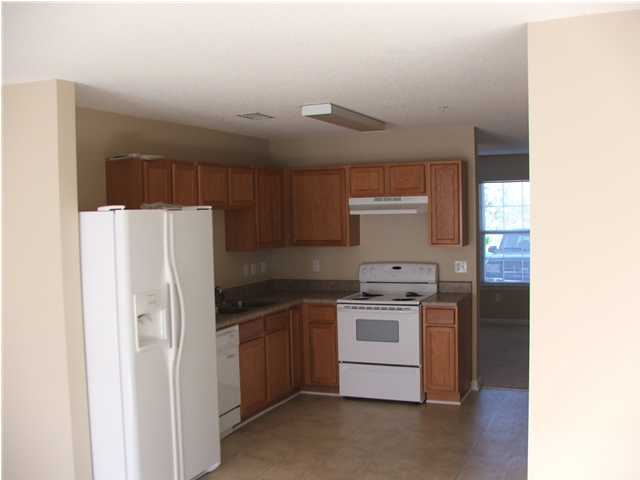 ROLLING PINES - Residential Lease