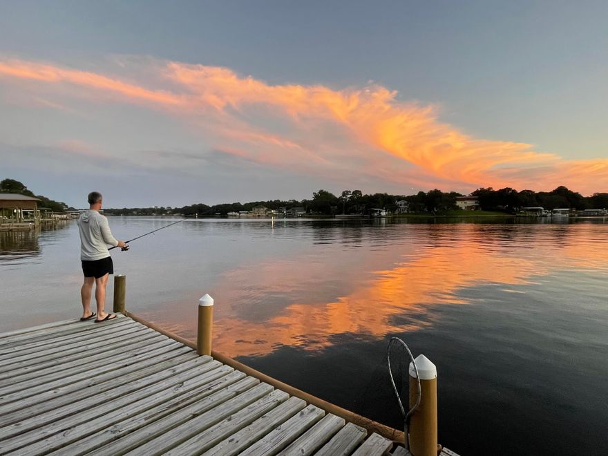 Lovely, Spacious, and Private! 'Treehouse' on Cinco Bayou. Surrounded by trees and views of the water. Very open floorplan with high ceilings and lots of natural light. Access to private dock. This is a stand-alone apartment on the top floor over a detached garage (not included). Landlord pays for water, sewer, and trash. Can be rented furnished or unfurnished. Must have great credit and definitely no smoking.