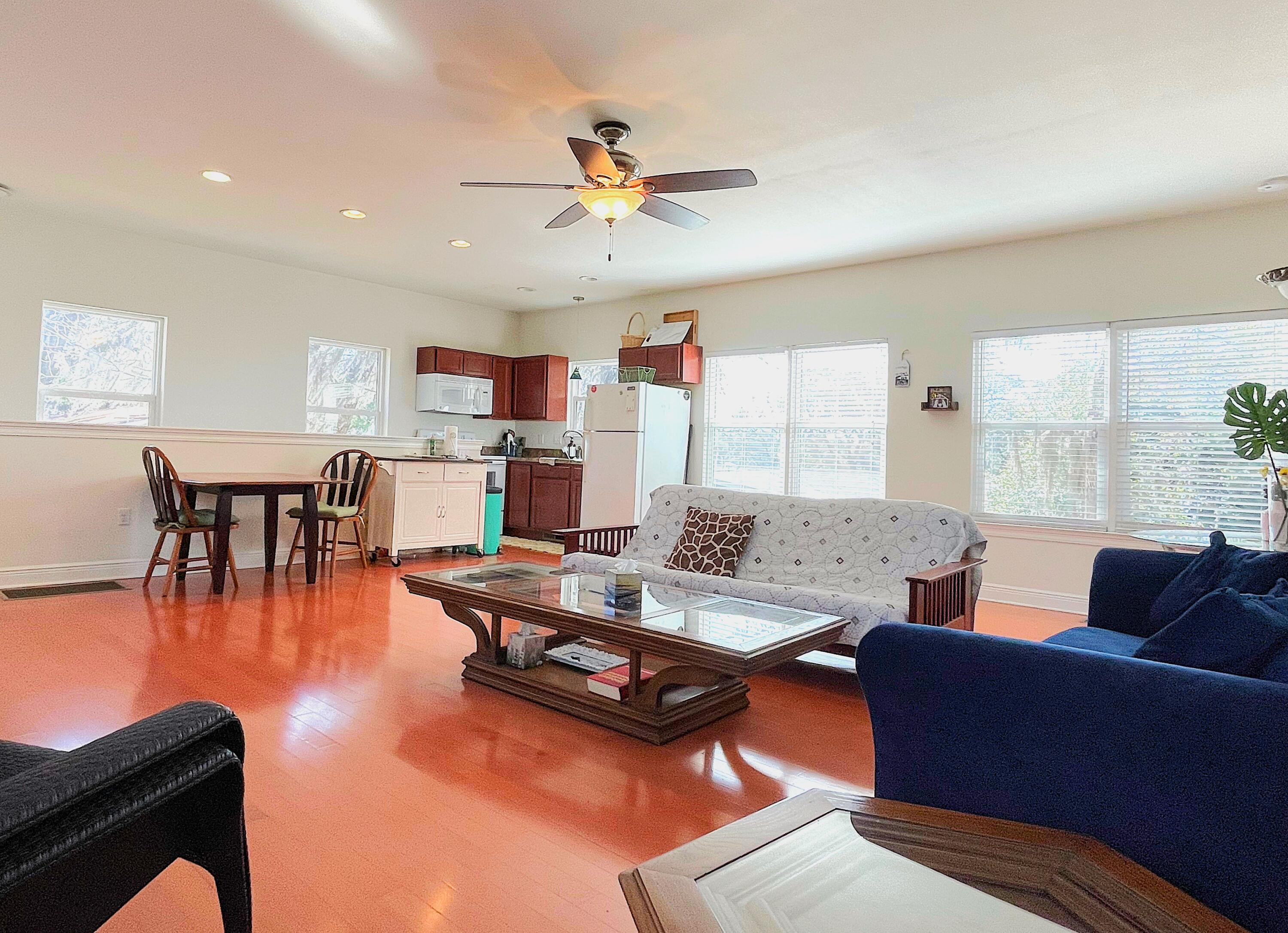 COLONY ESTATES - Residential Lease