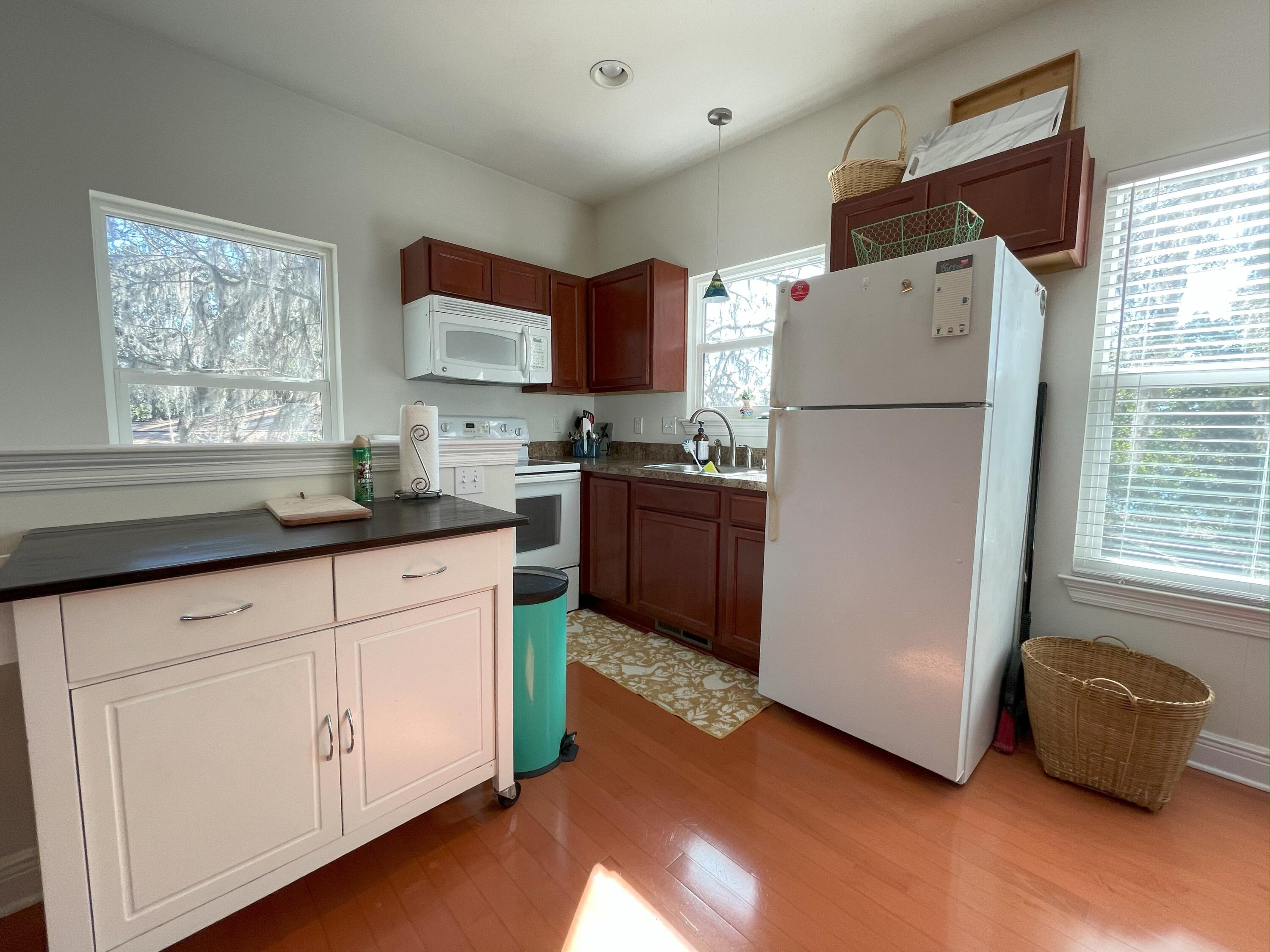 COLONY ESTATES - Residential Lease