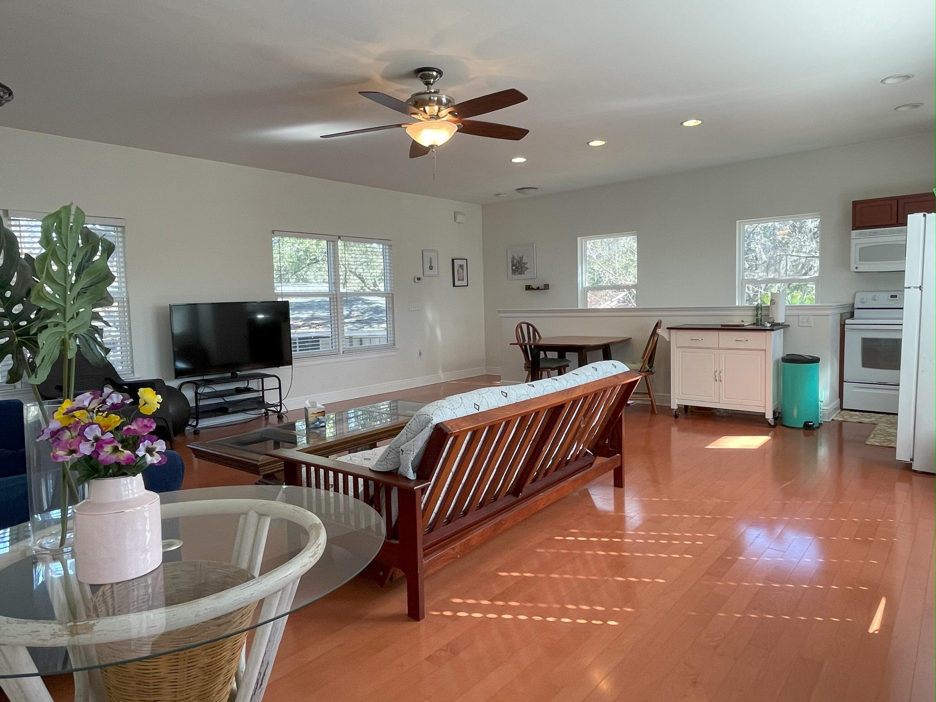 COLONY ESTATES - Residential Lease