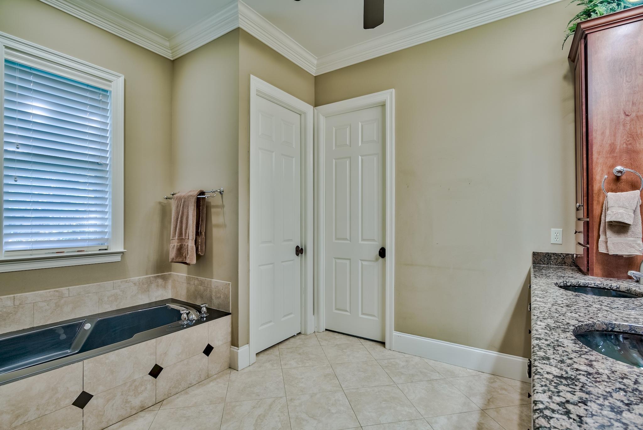 VINEYARD AT RAVEN OAKS - Residential