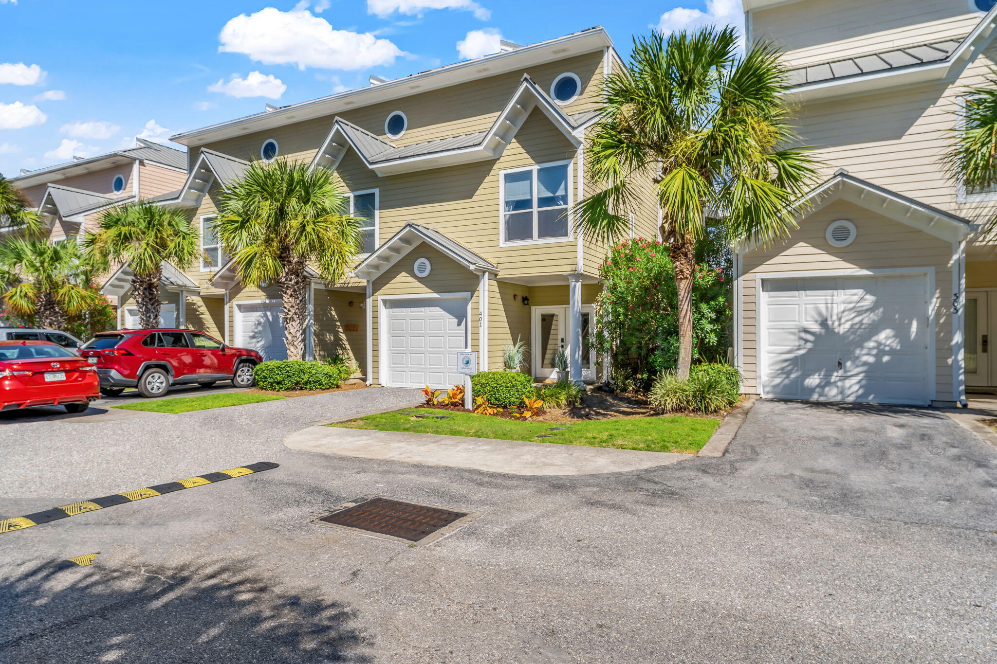 BEACH POINTE T/H - Residential