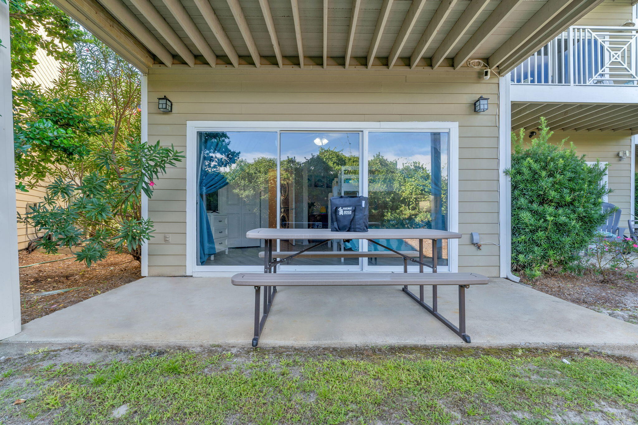 BEACH POINTE T/H - Residential