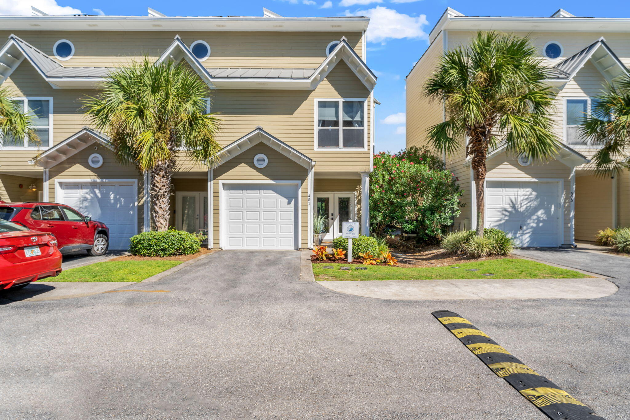 BEACH POINTE T/H - Residential