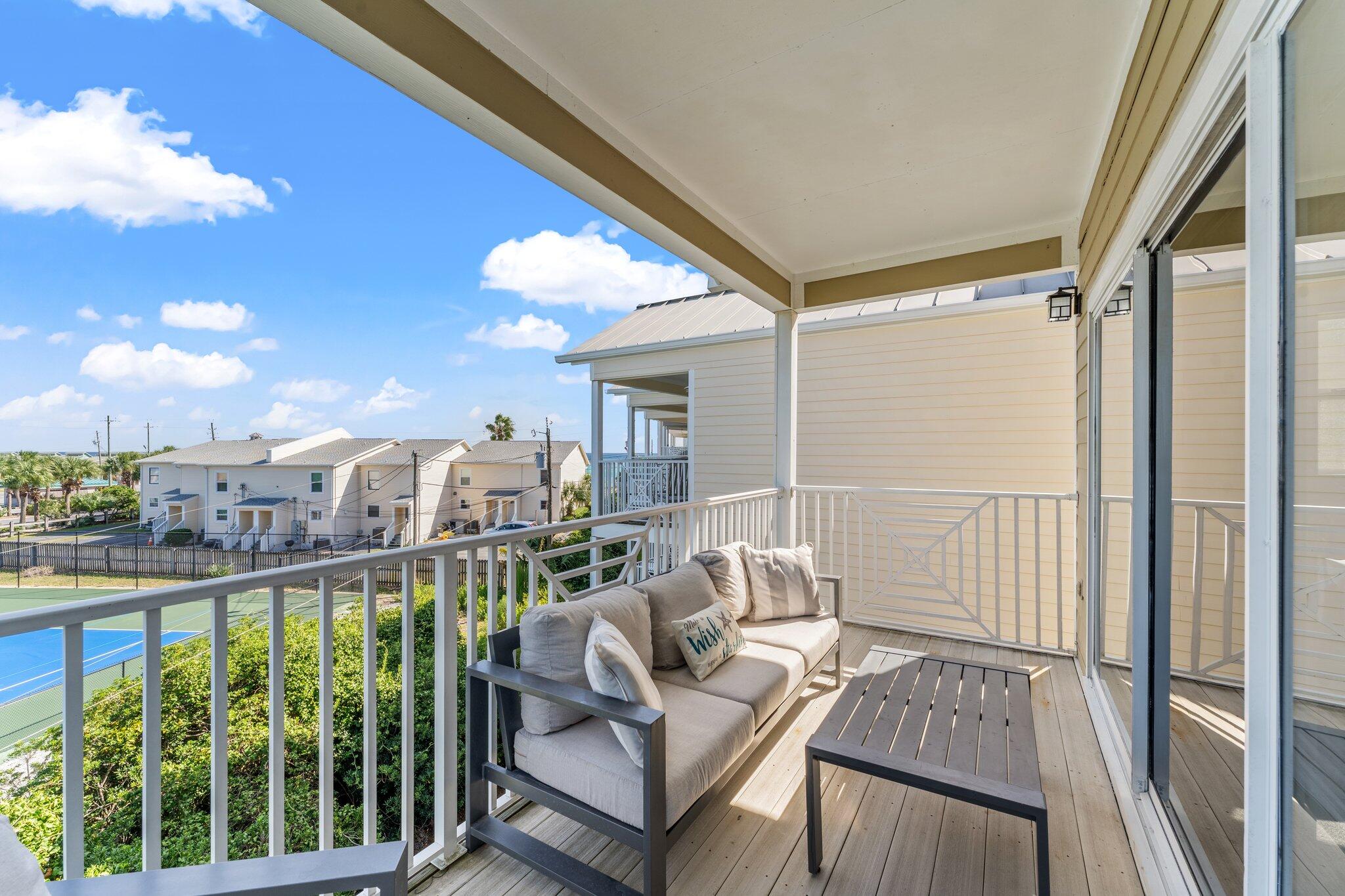 BEACH POINTE T/H - Residential