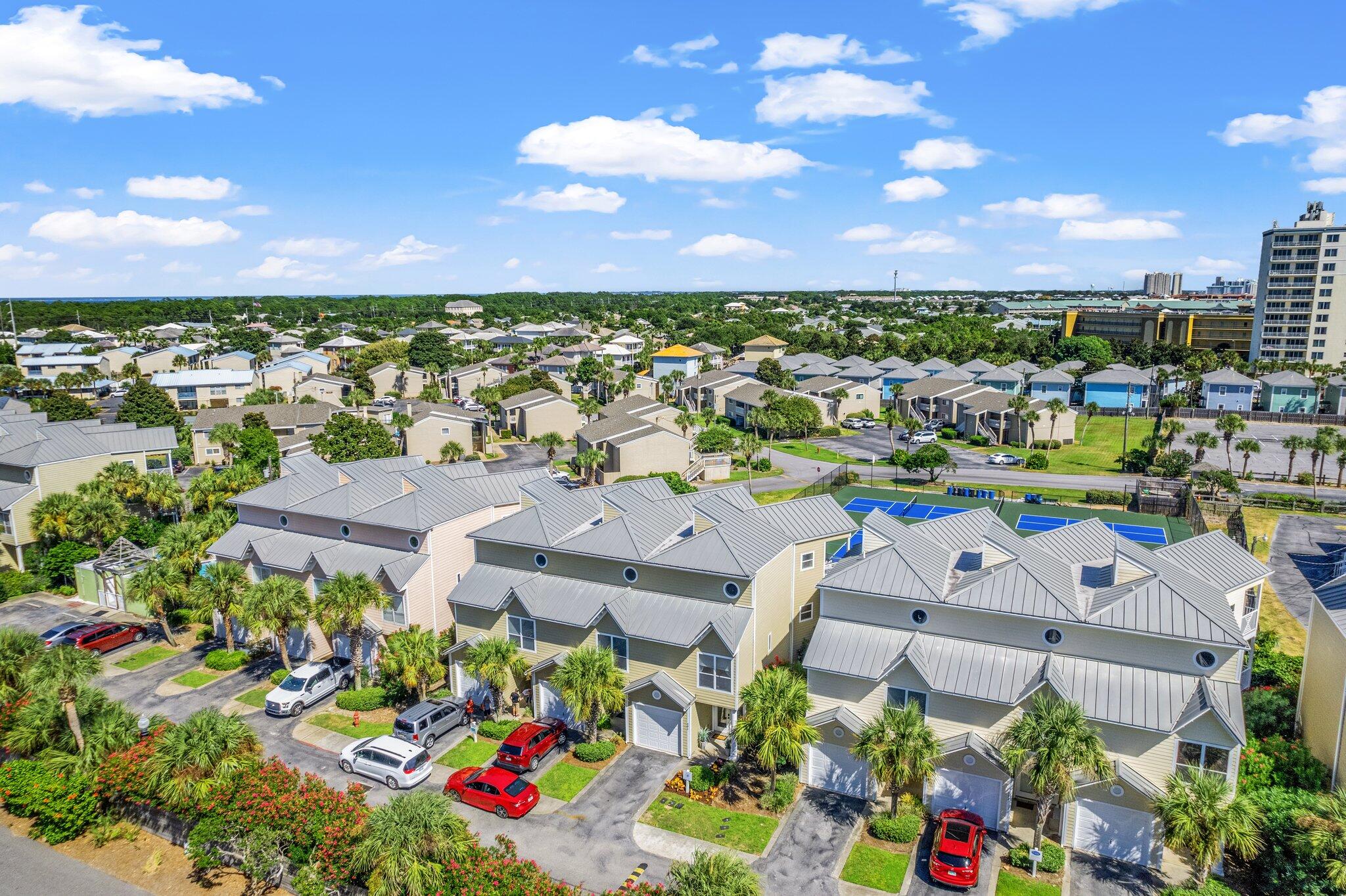 BEACH POINTE T/H - Residential