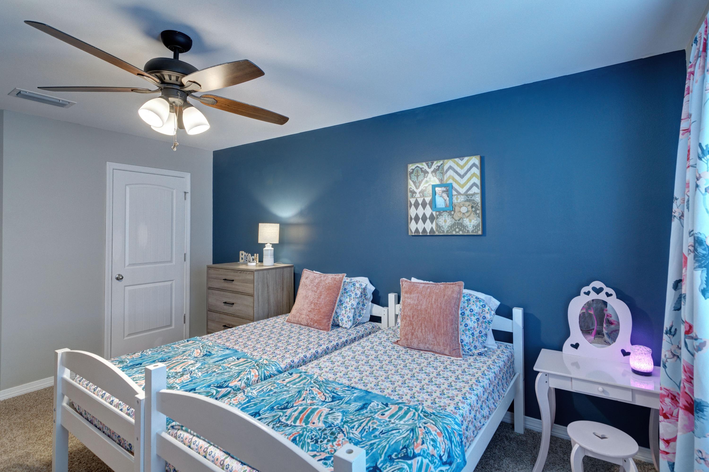 SHADOW LAKES - Residential