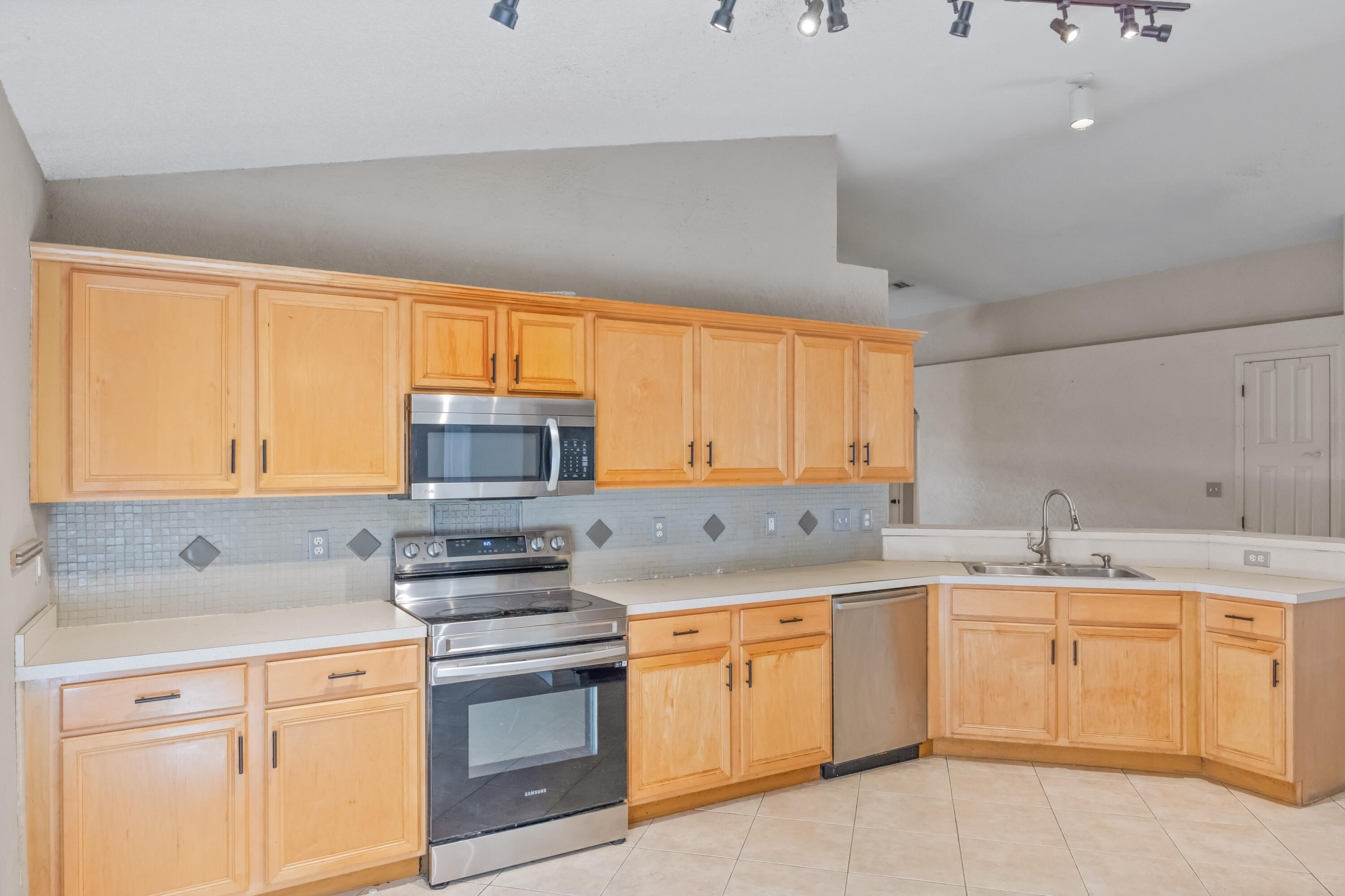 DRIFTWOOD ESTATES - Residential