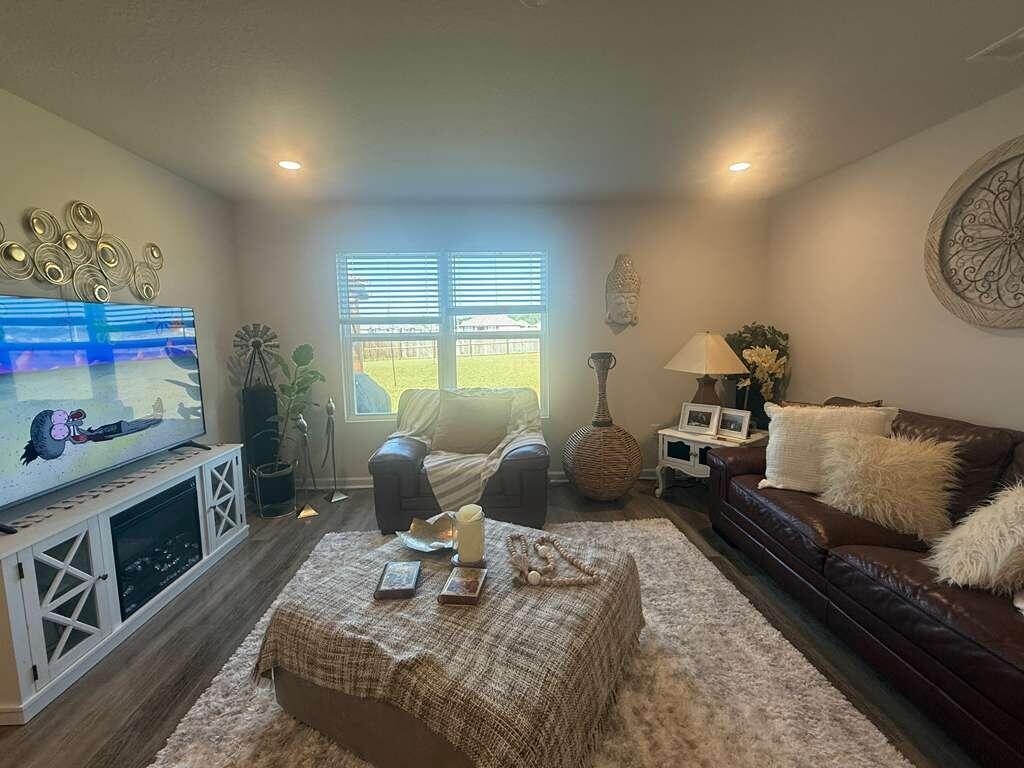 PLANTATION WOODS - Residential Lease