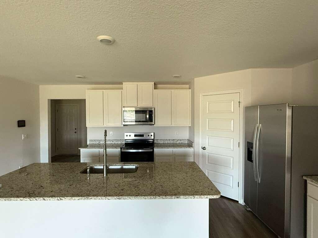 PLANTATION WOODS - Residential Lease