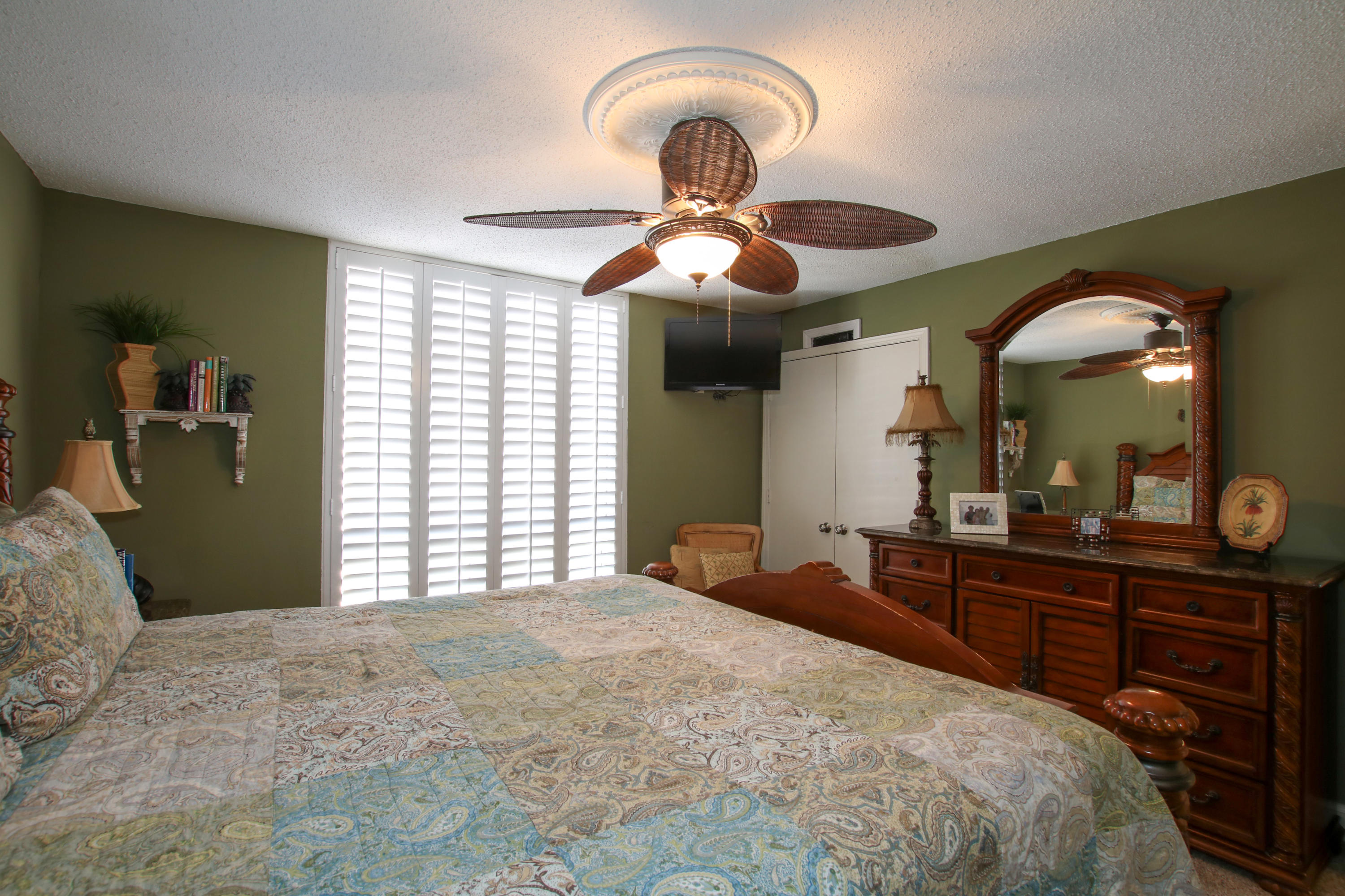 SHORELINE TOWERS 2 - Residential