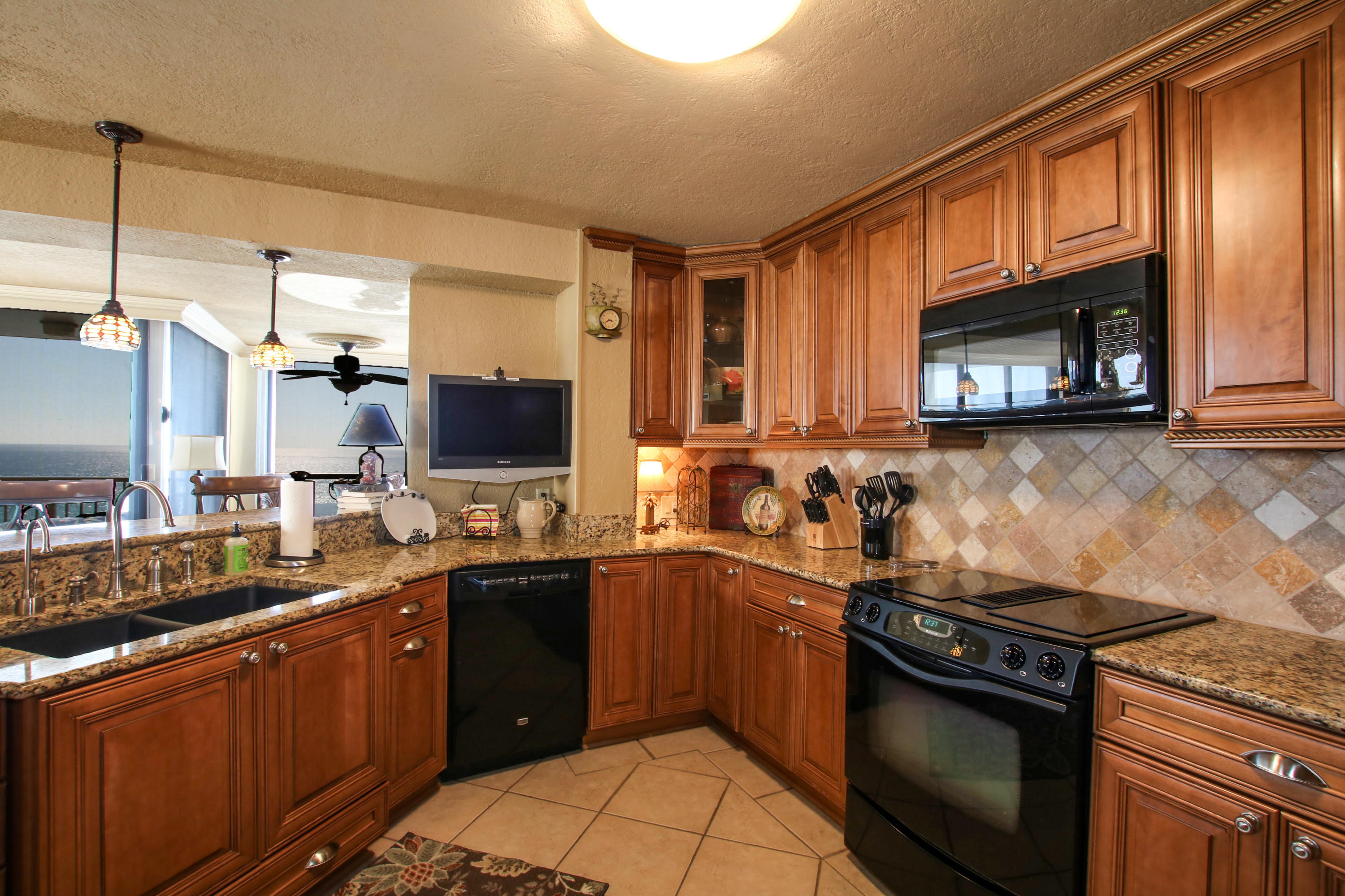 SHORELINE TOWERS 2 - Residential