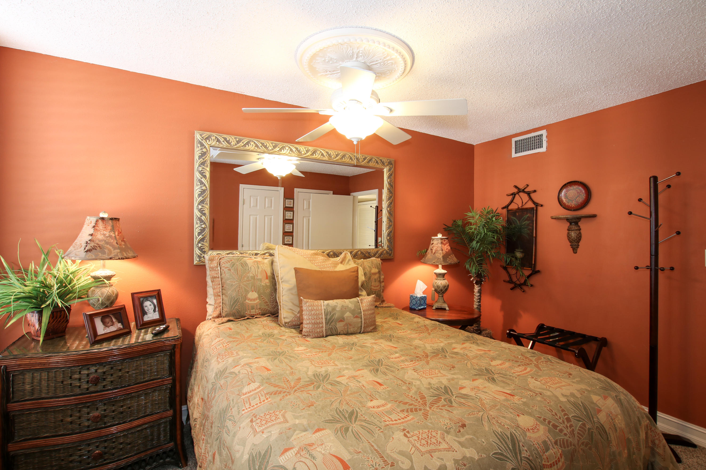 SHORELINE TOWERS 2 - Residential