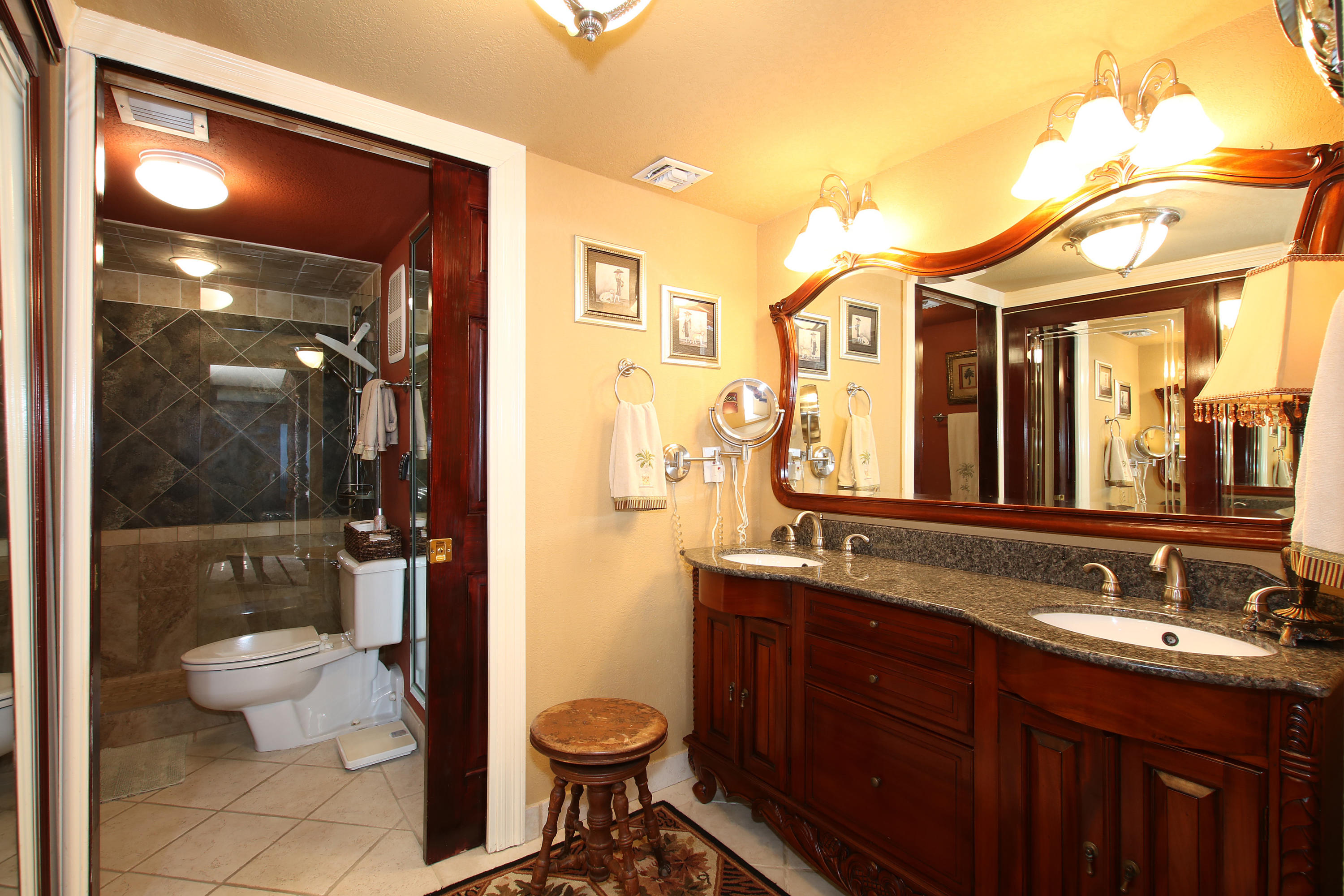 SHORELINE TOWERS 2 - Residential