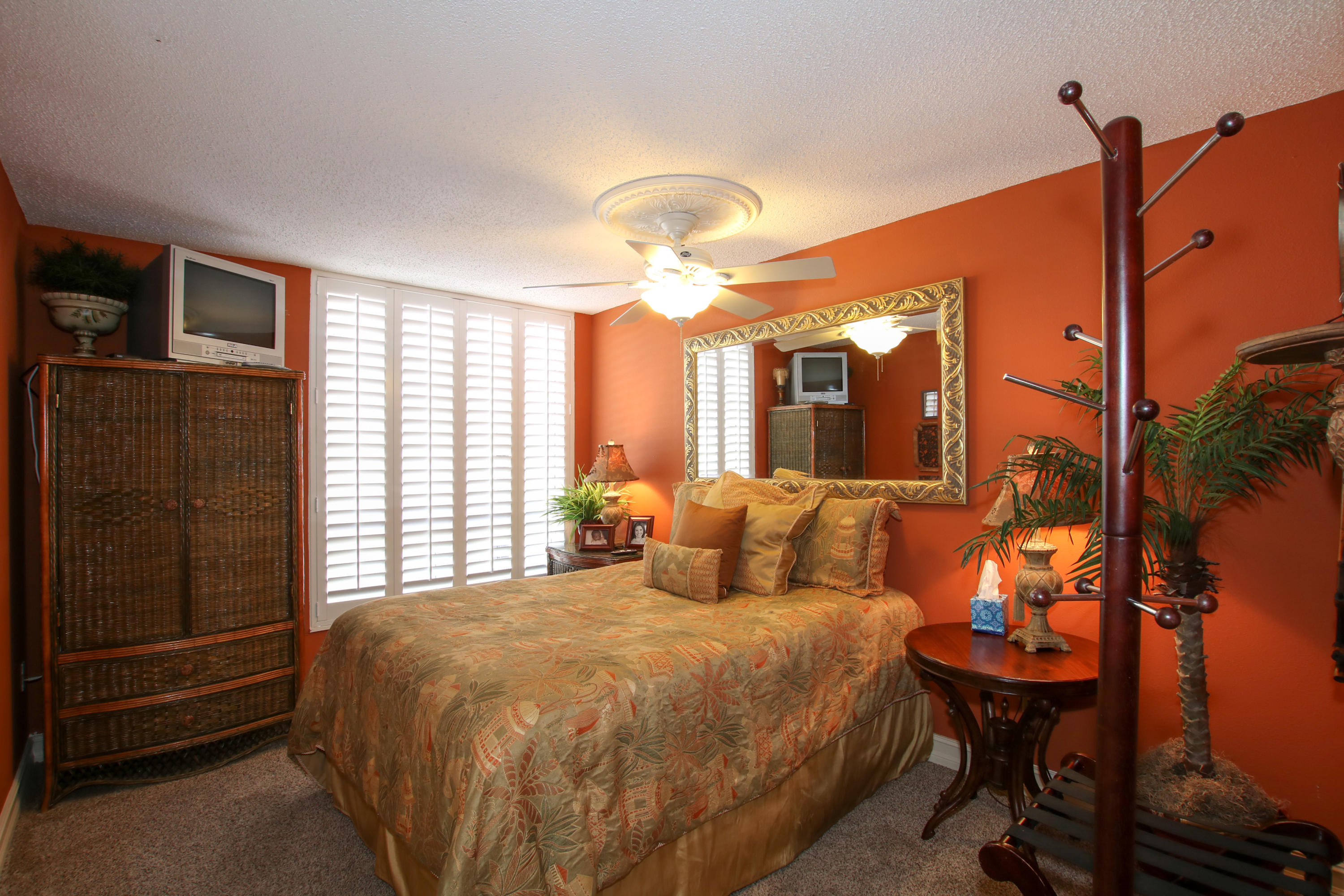 SHORELINE TOWERS 2 - Residential