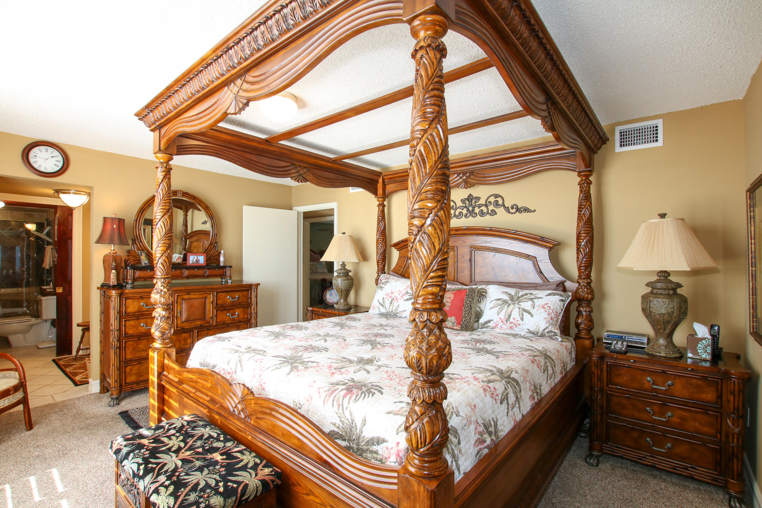 SHORELINE TOWERS 2 - Residential