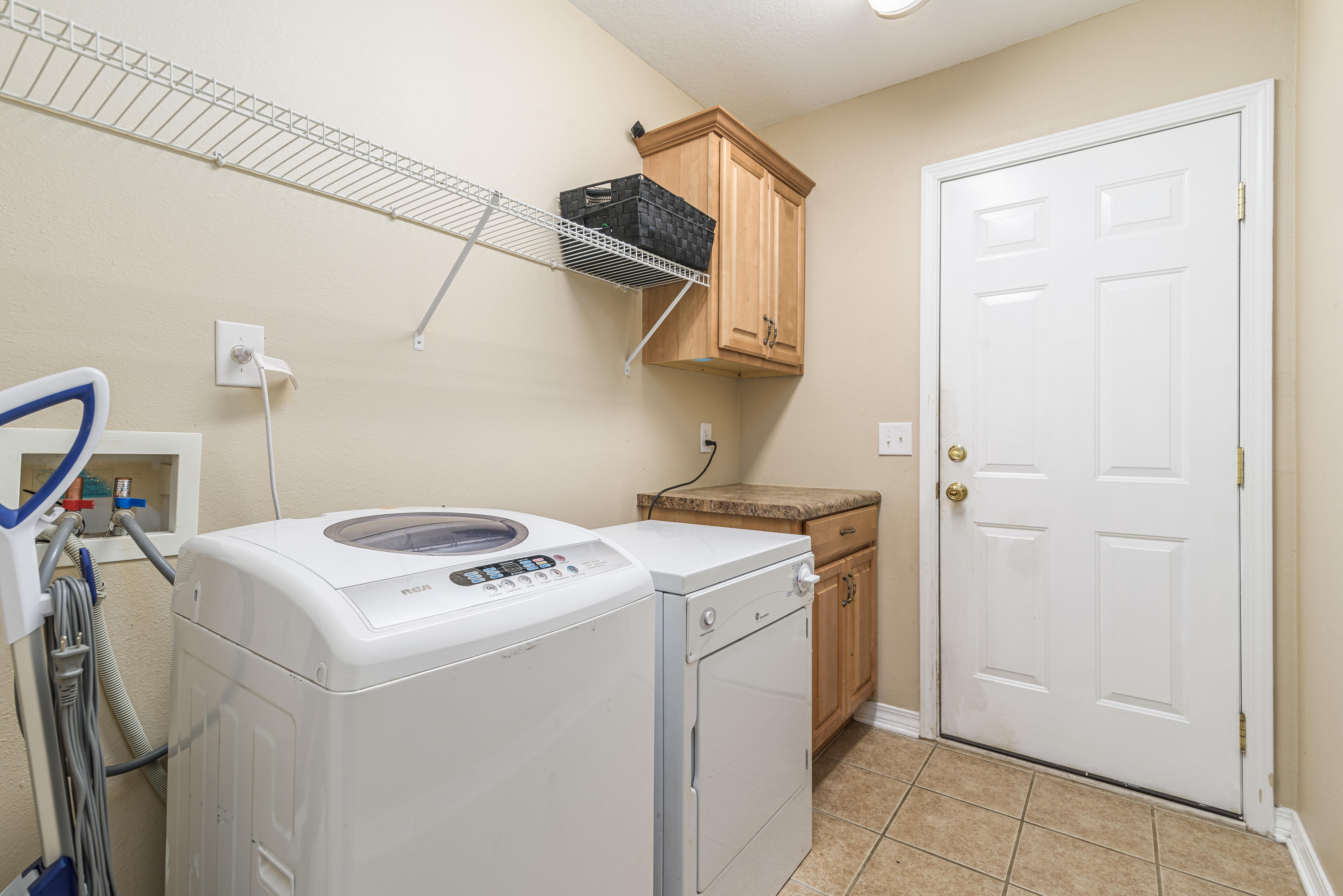 QUAYSIDE VILLAGE PH III - Residential