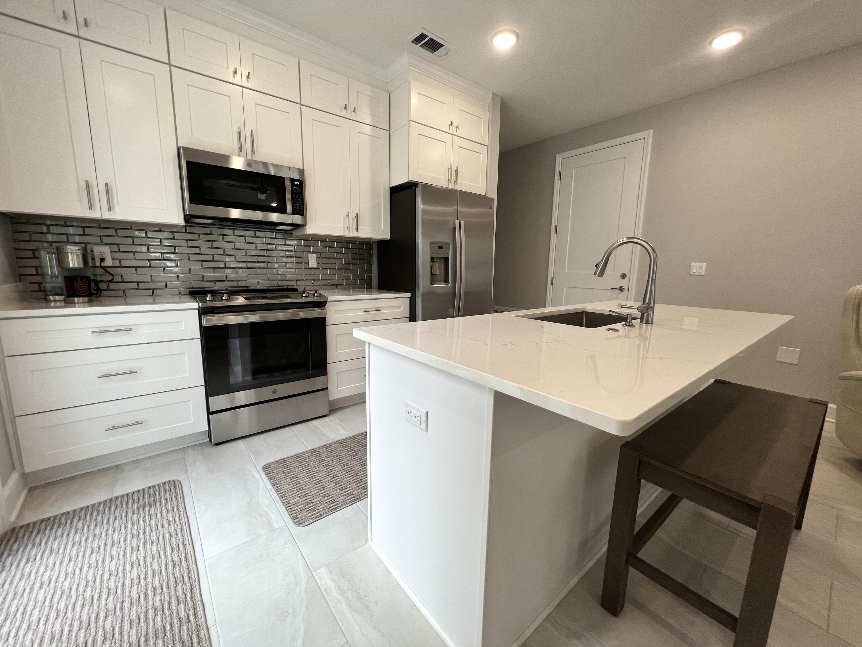 HELMS & ALLEN S/D LOTS 17 & 18 - Residential Lease