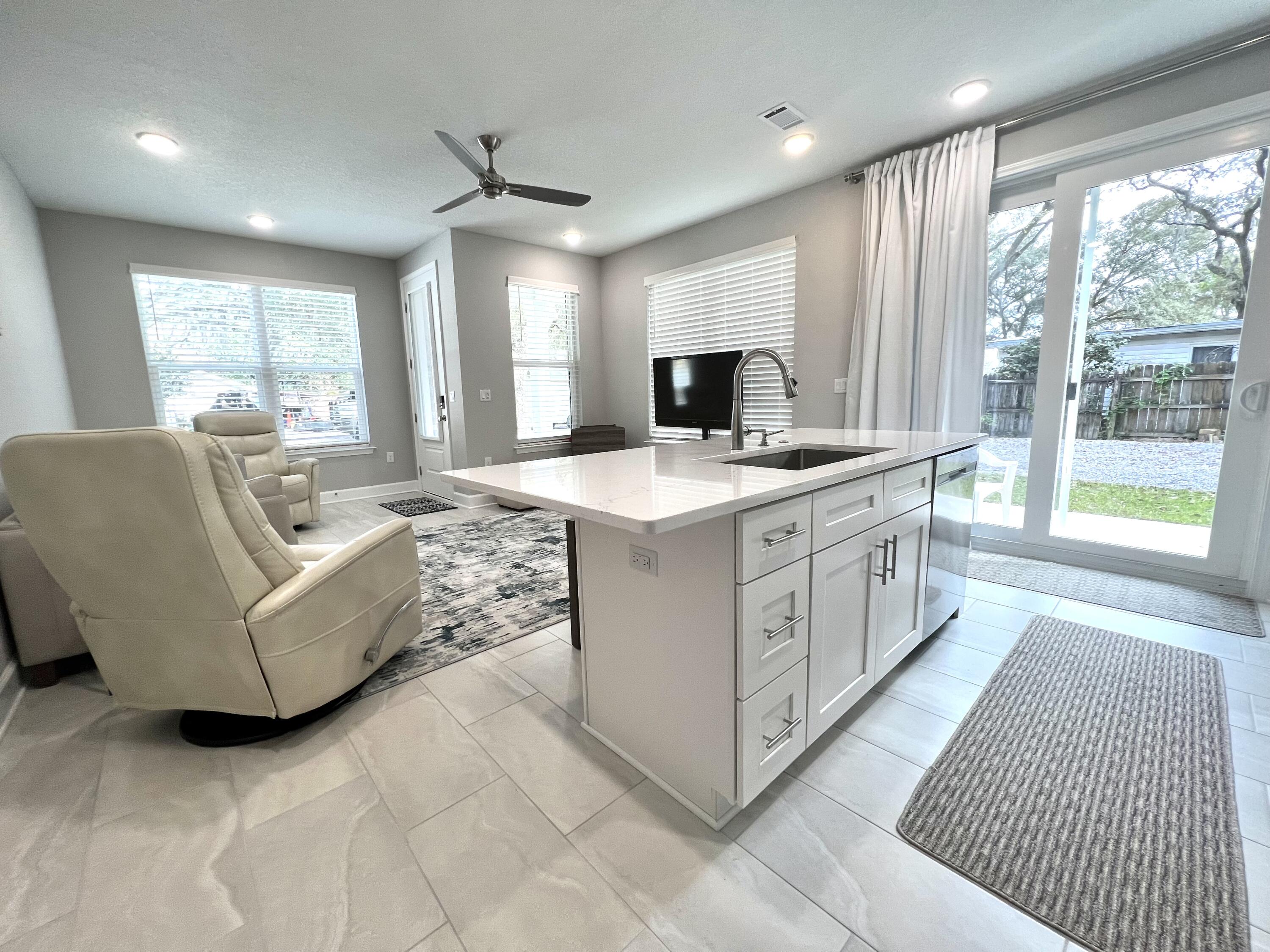 HELMS & ALLEN S/D LOTS 17 & 18 - Residential Lease