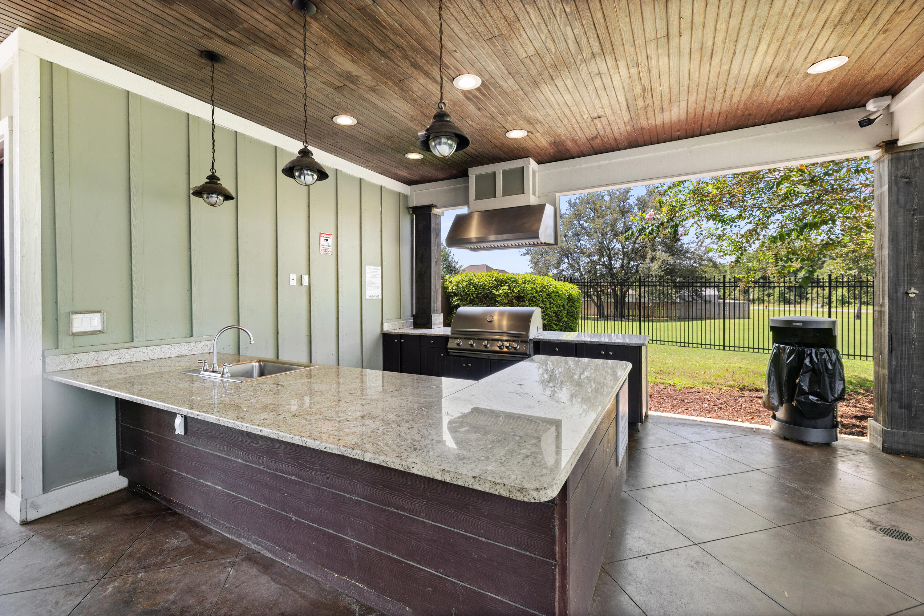 REDSTONE ESTATES - Residential Lease