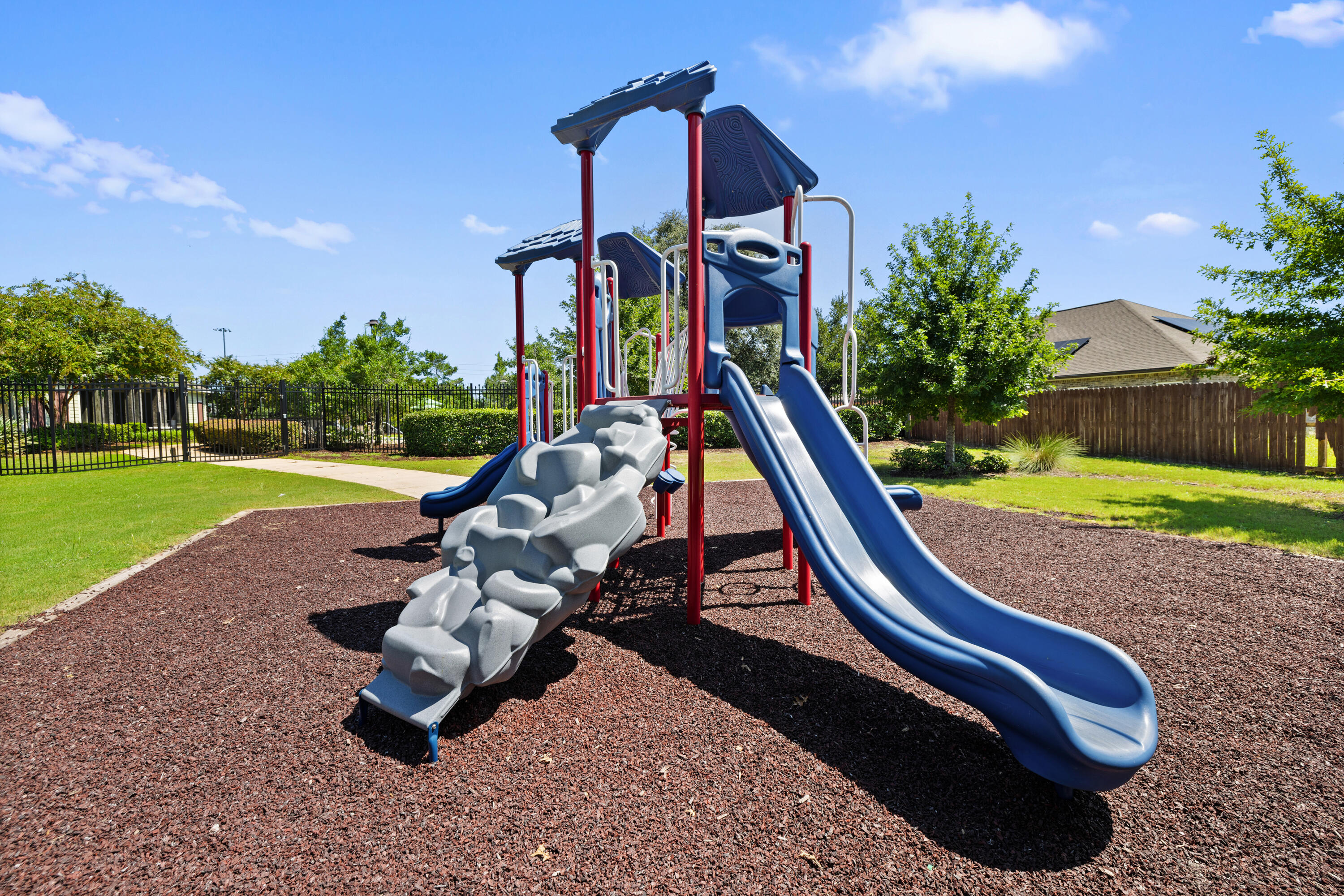 REDSTONE ESTATES - Residential Lease