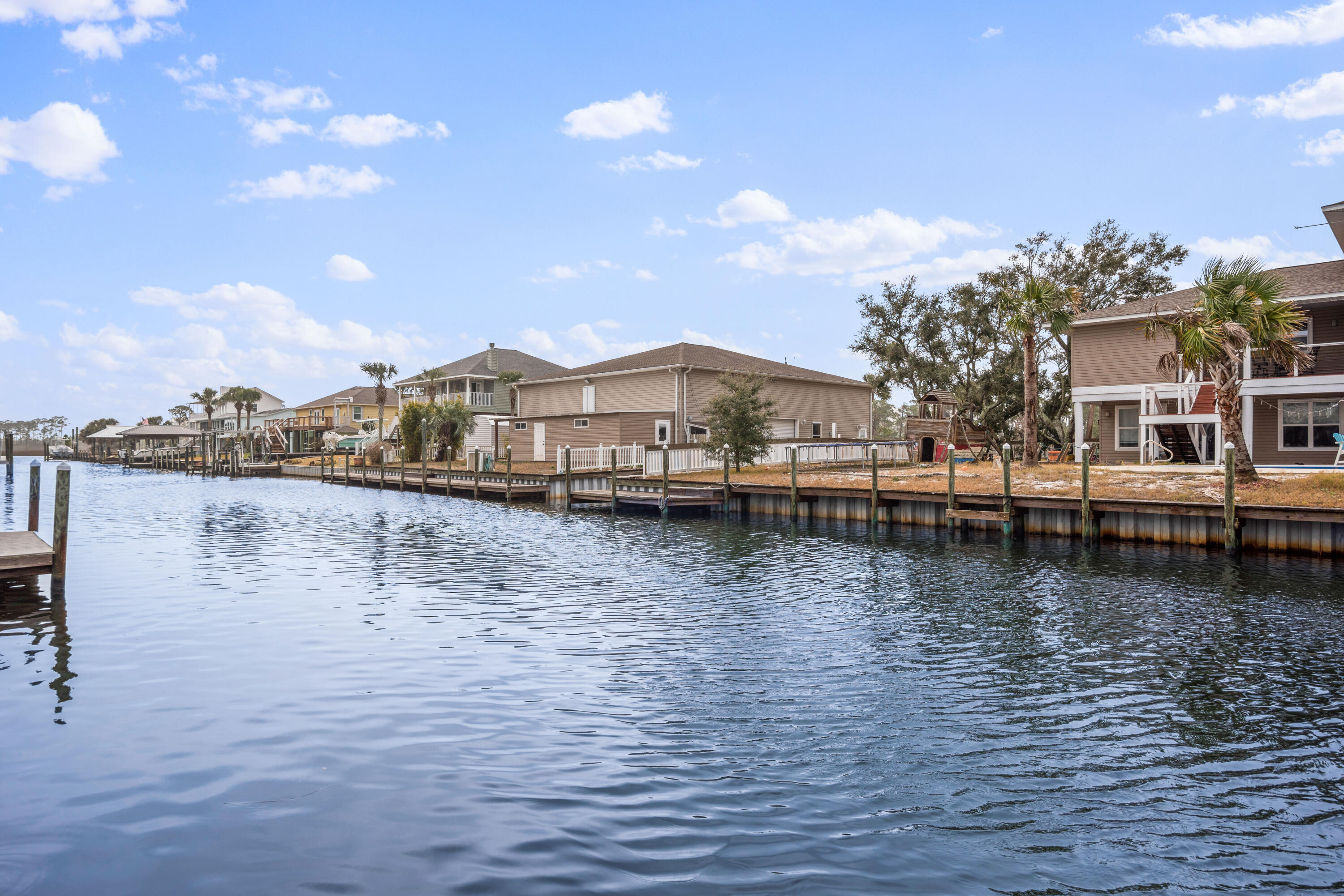SIGUENZA COVE - Residential