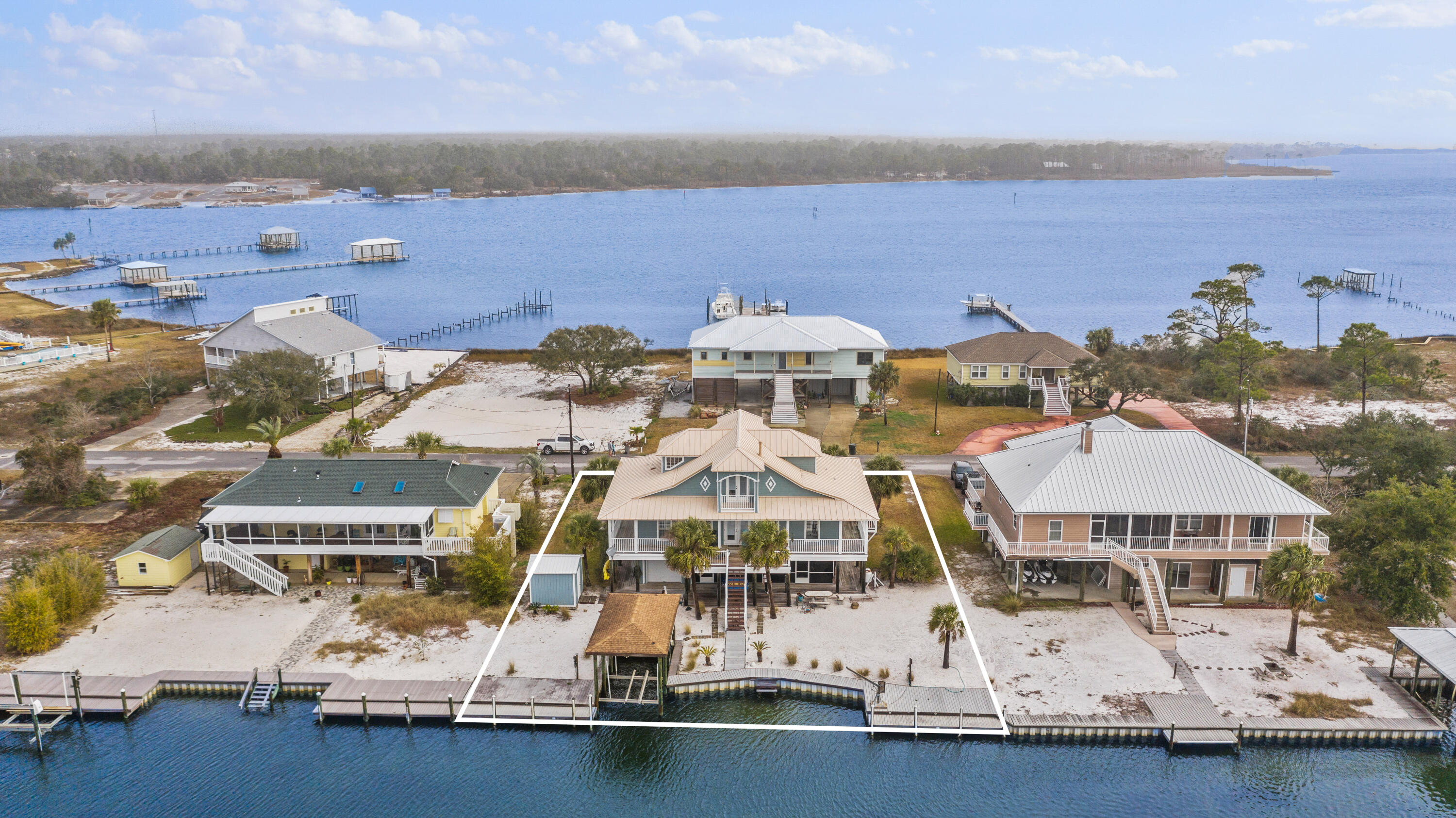SIGUENZA COVE - Residential