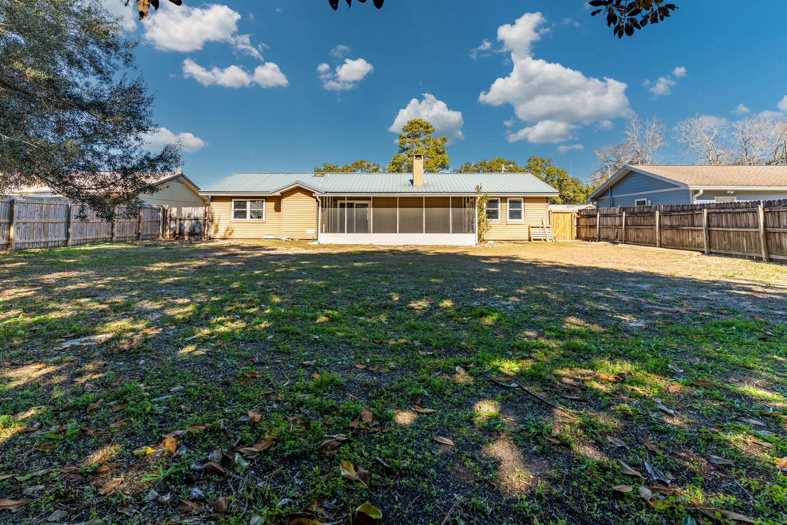 OAKRIDGE MANOR - Residential