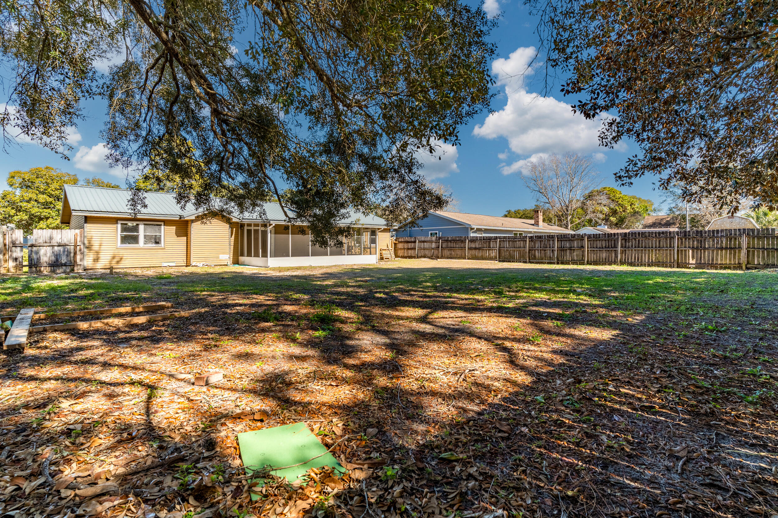 OAKRIDGE MANOR - Residential