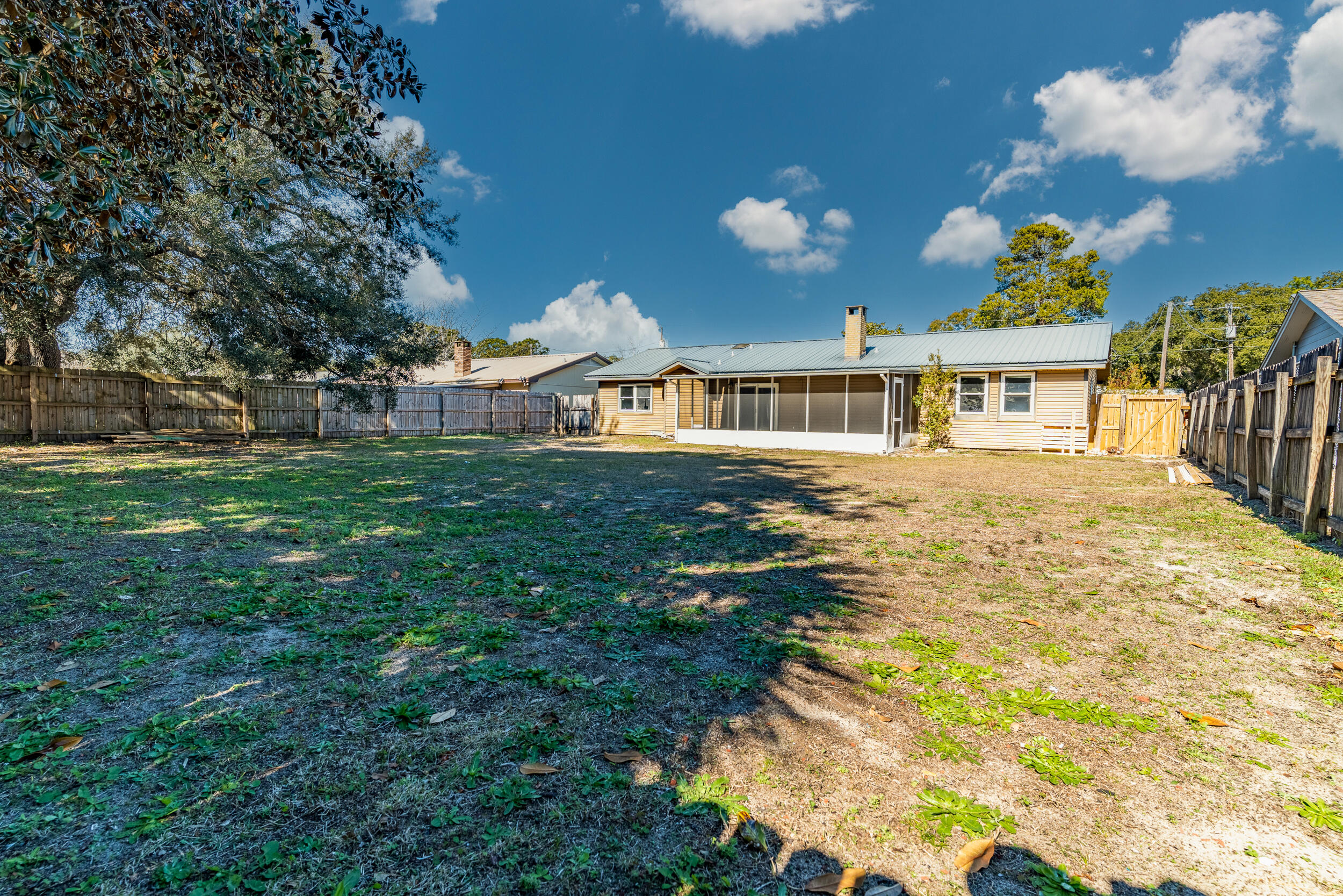 OAKRIDGE MANOR - Residential