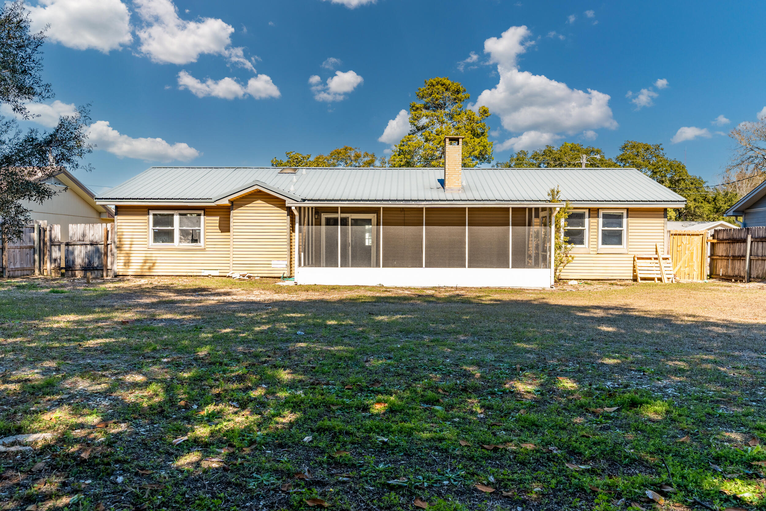 OAKRIDGE MANOR - Residential