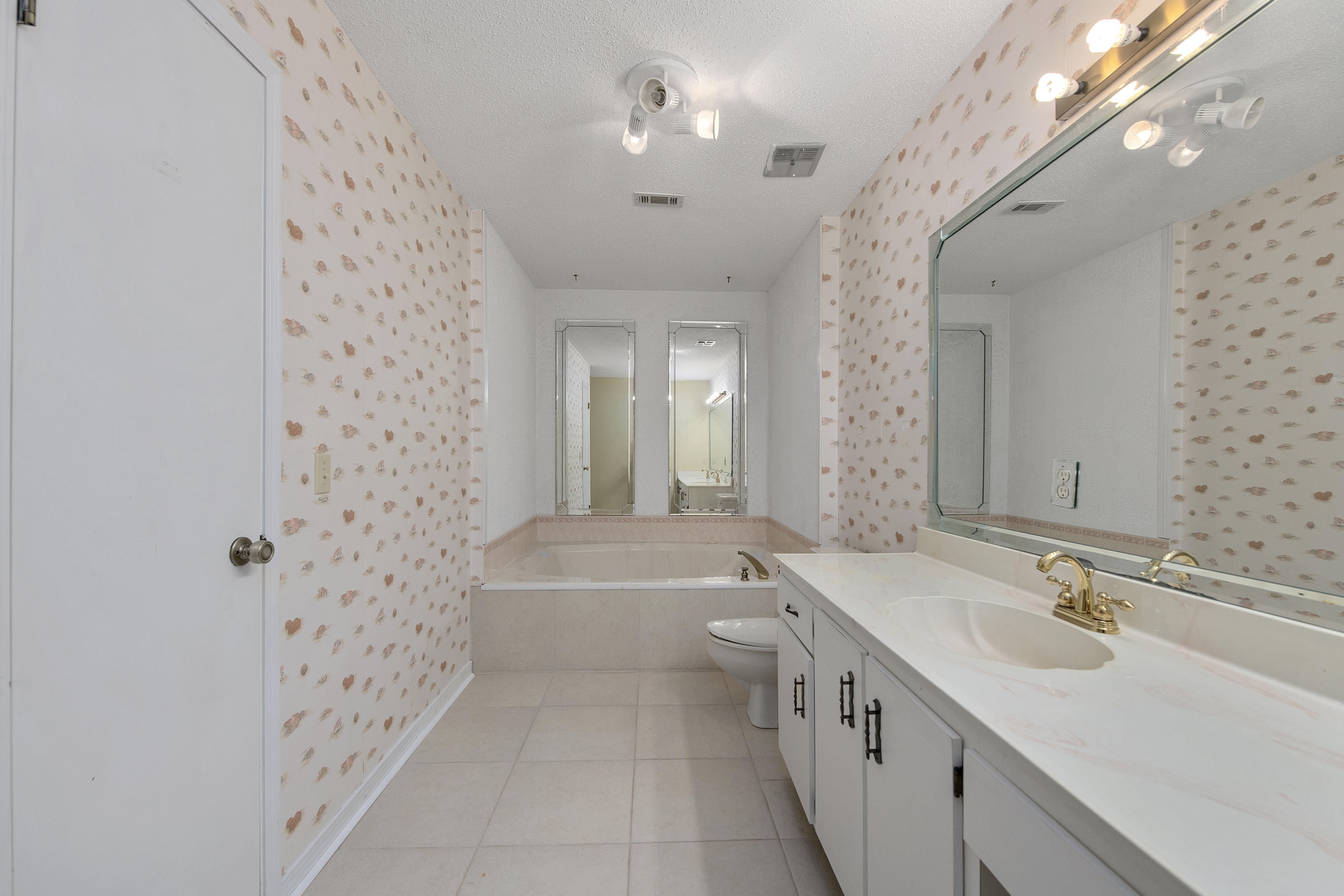 HOLLEY BY THE SEA - Residential