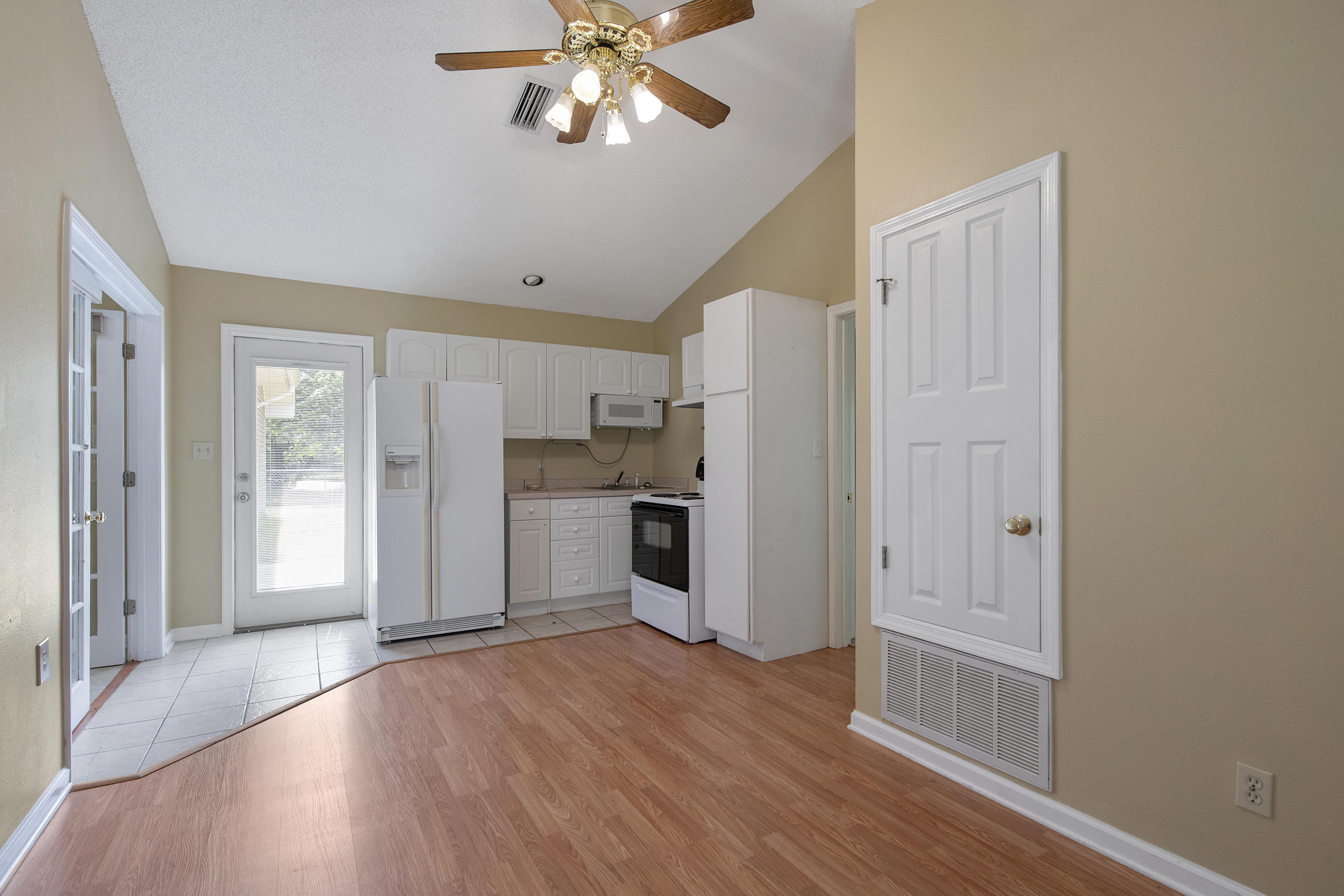 HOLLEY BY THE SEA - Residential