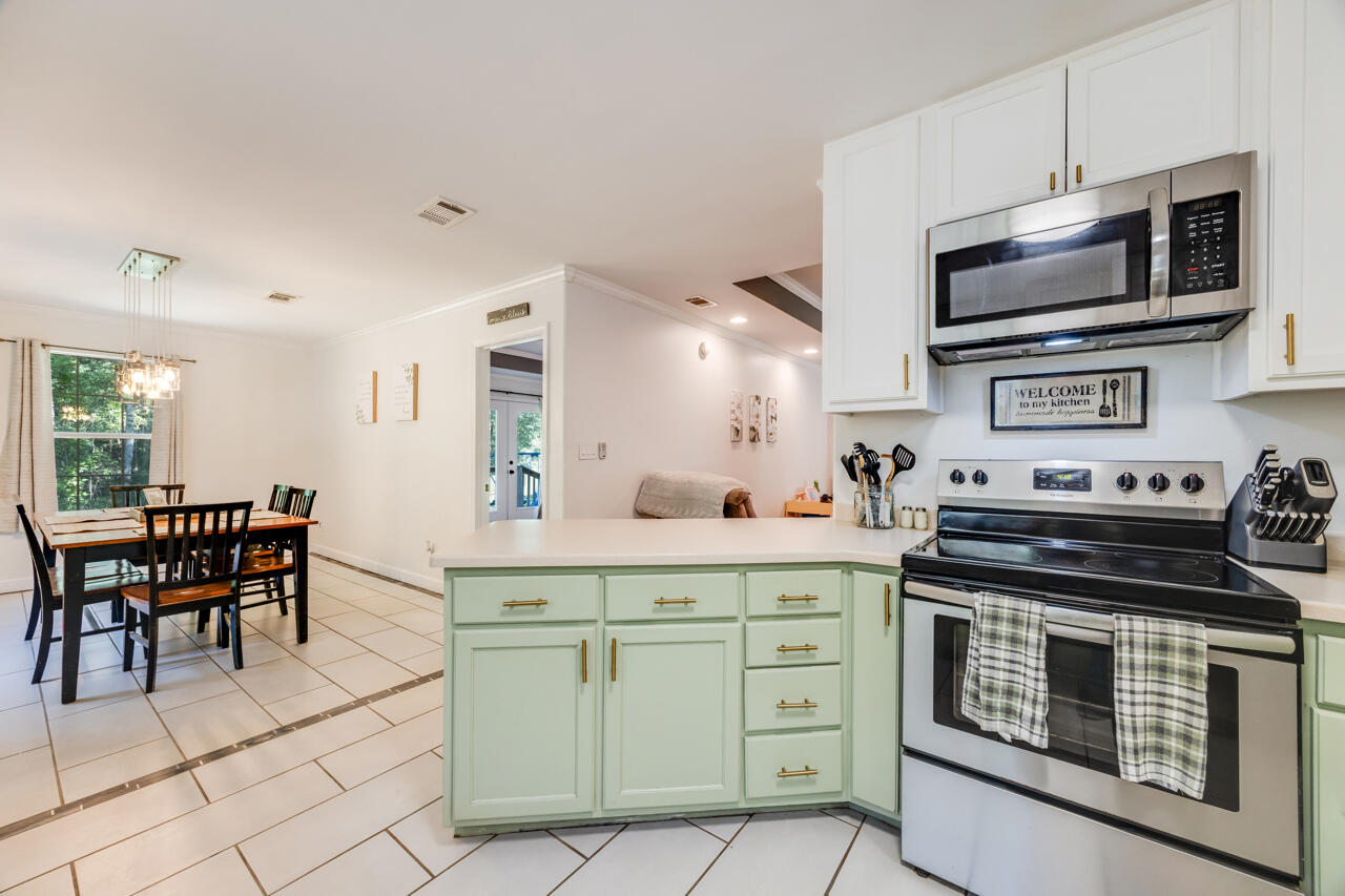 ROLLING HILLS ESTATES - Residential