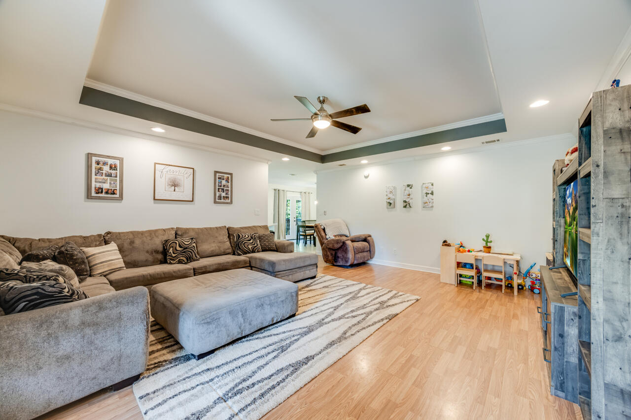 ROLLING HILLS ESTATES - Residential
