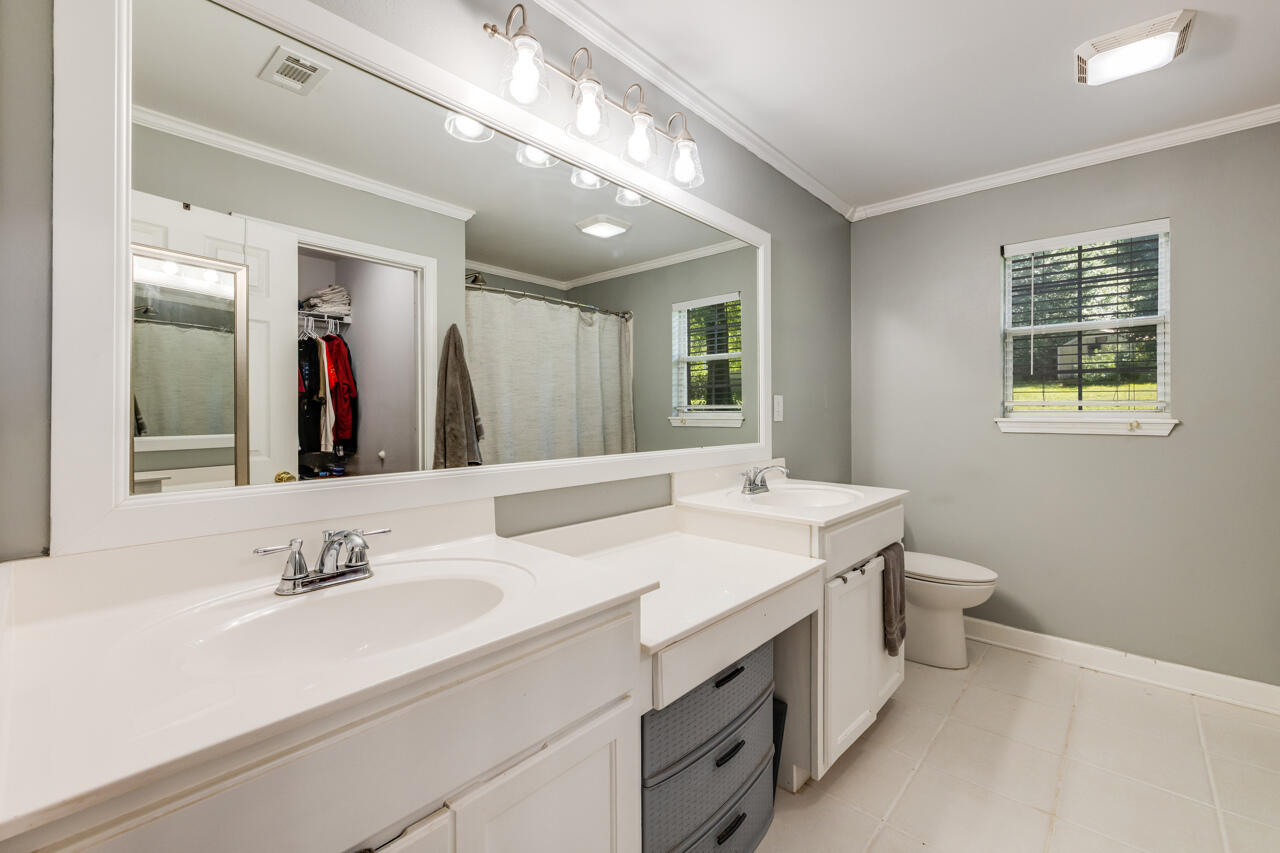 ROLLING HILLS ESTATES - Residential