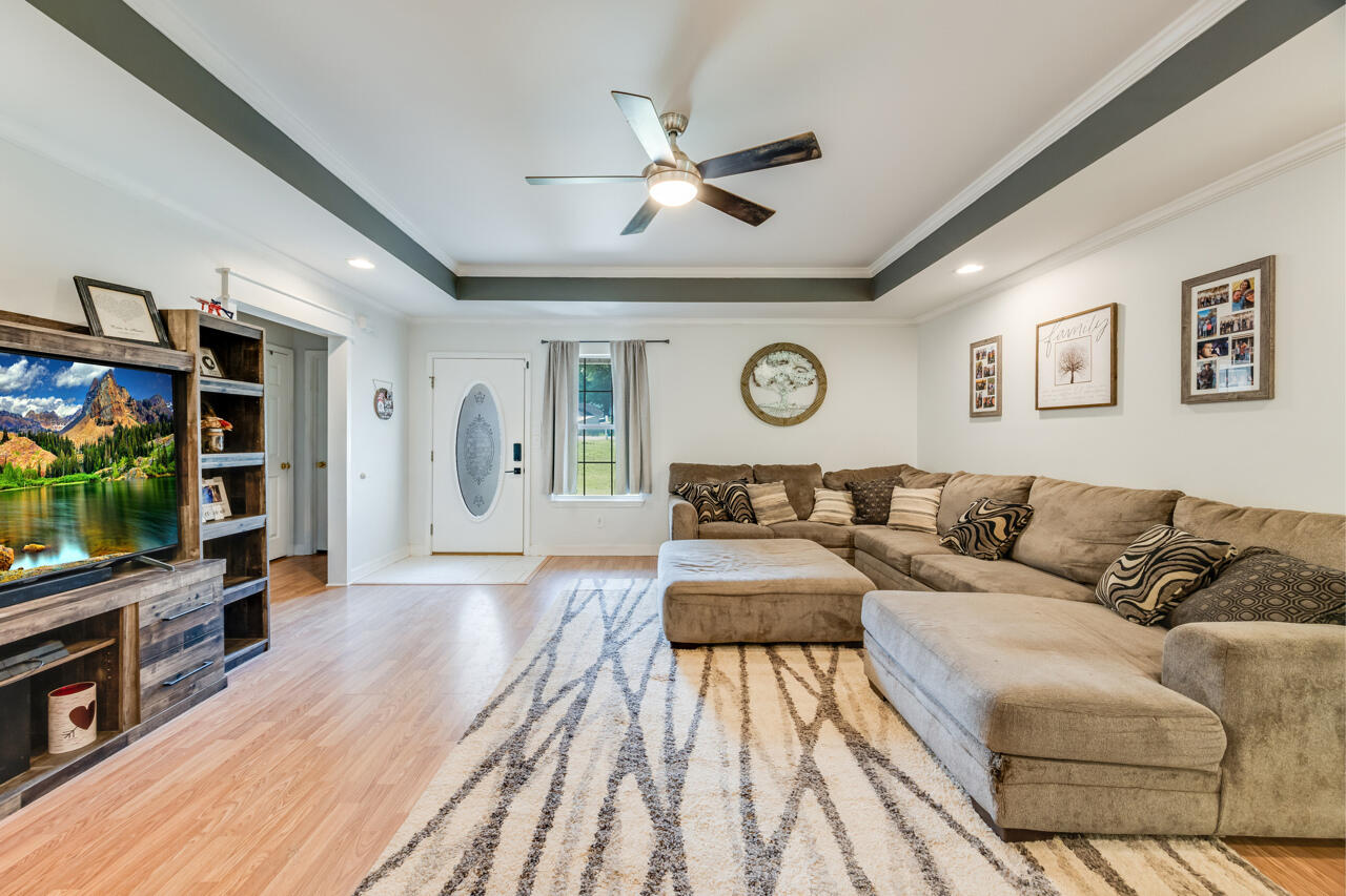 ROLLING HILLS ESTATES - Residential