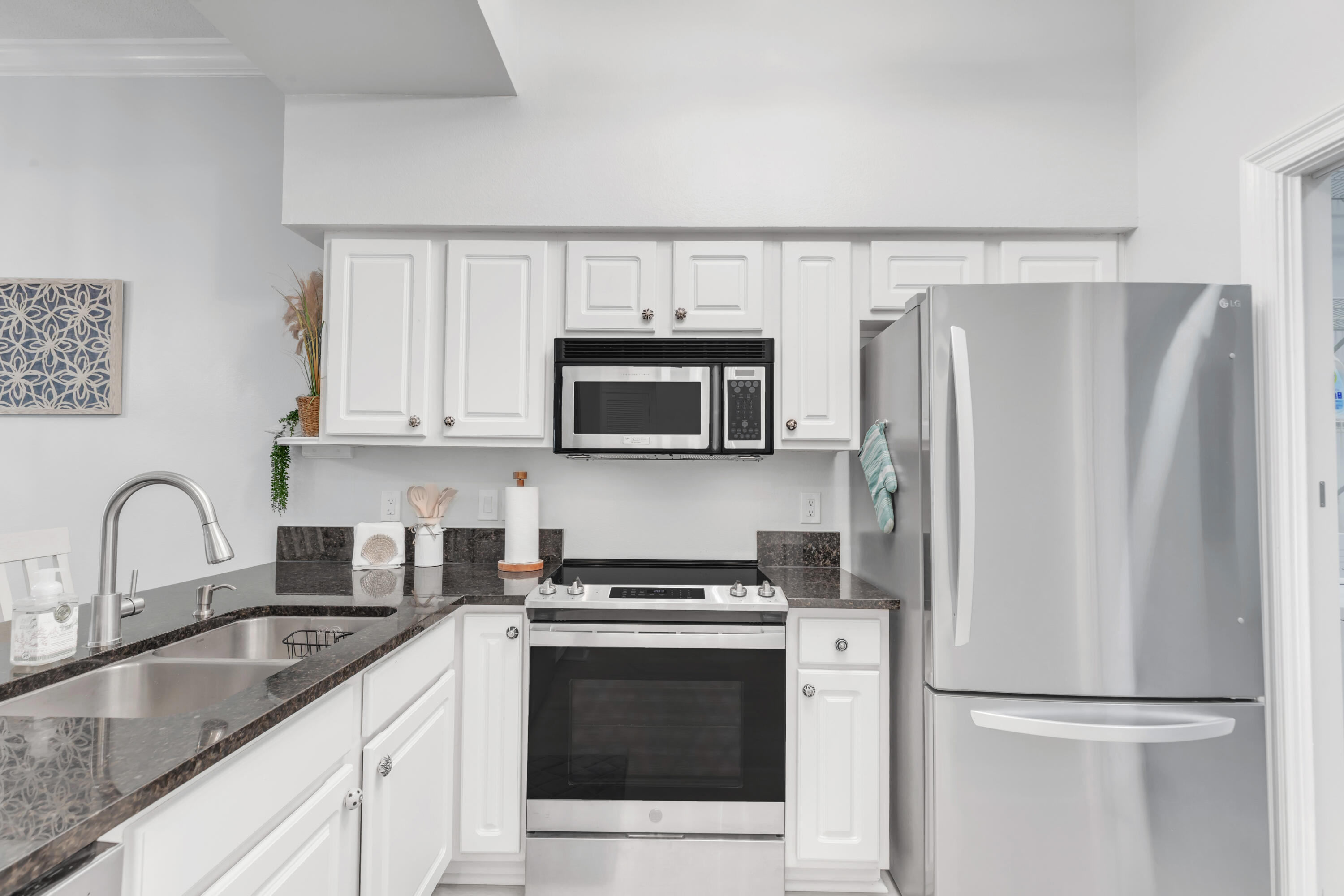 LAGUNA LANDING - Residential Lease