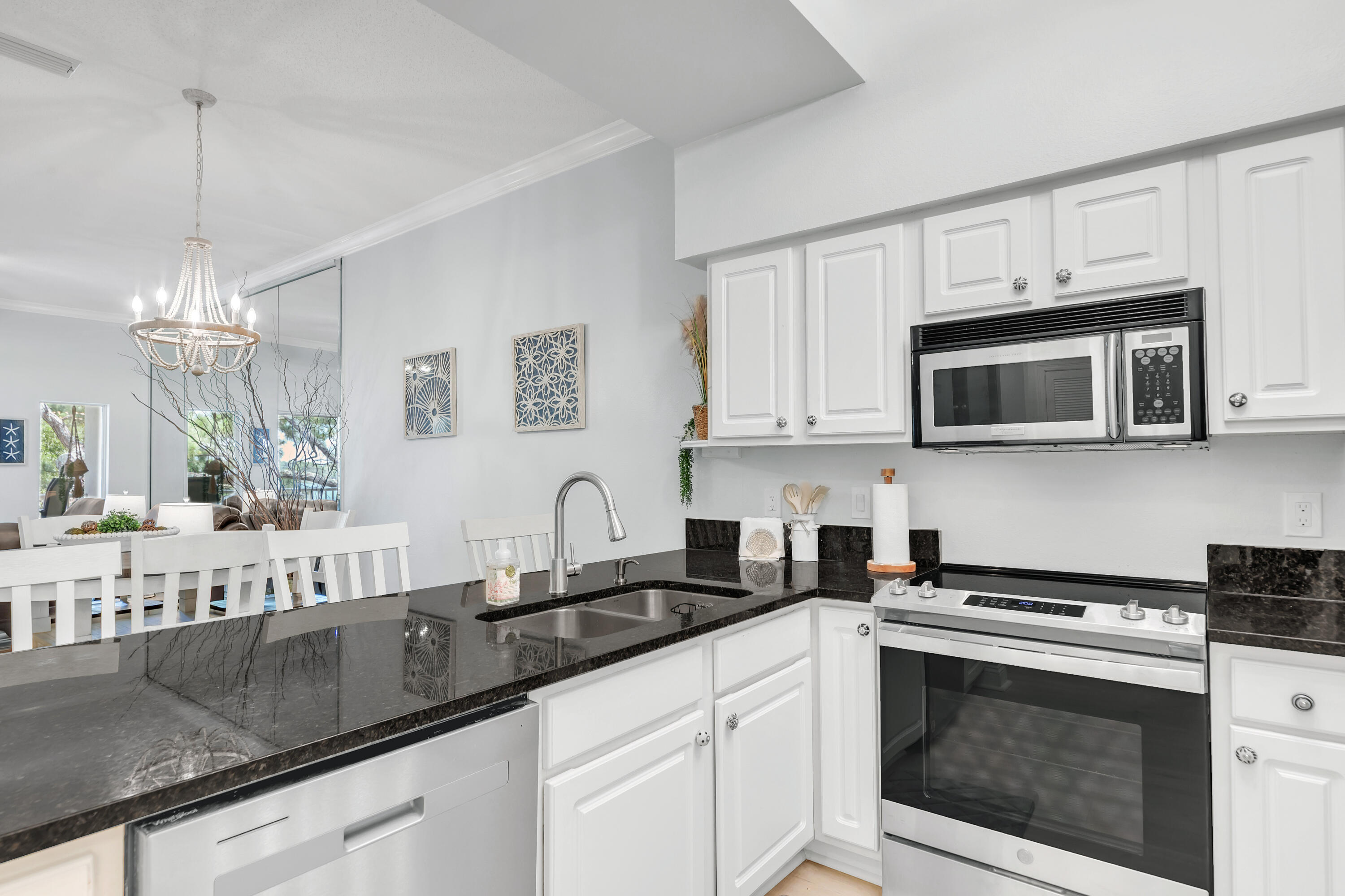 LAGUNA LANDING - Residential Lease