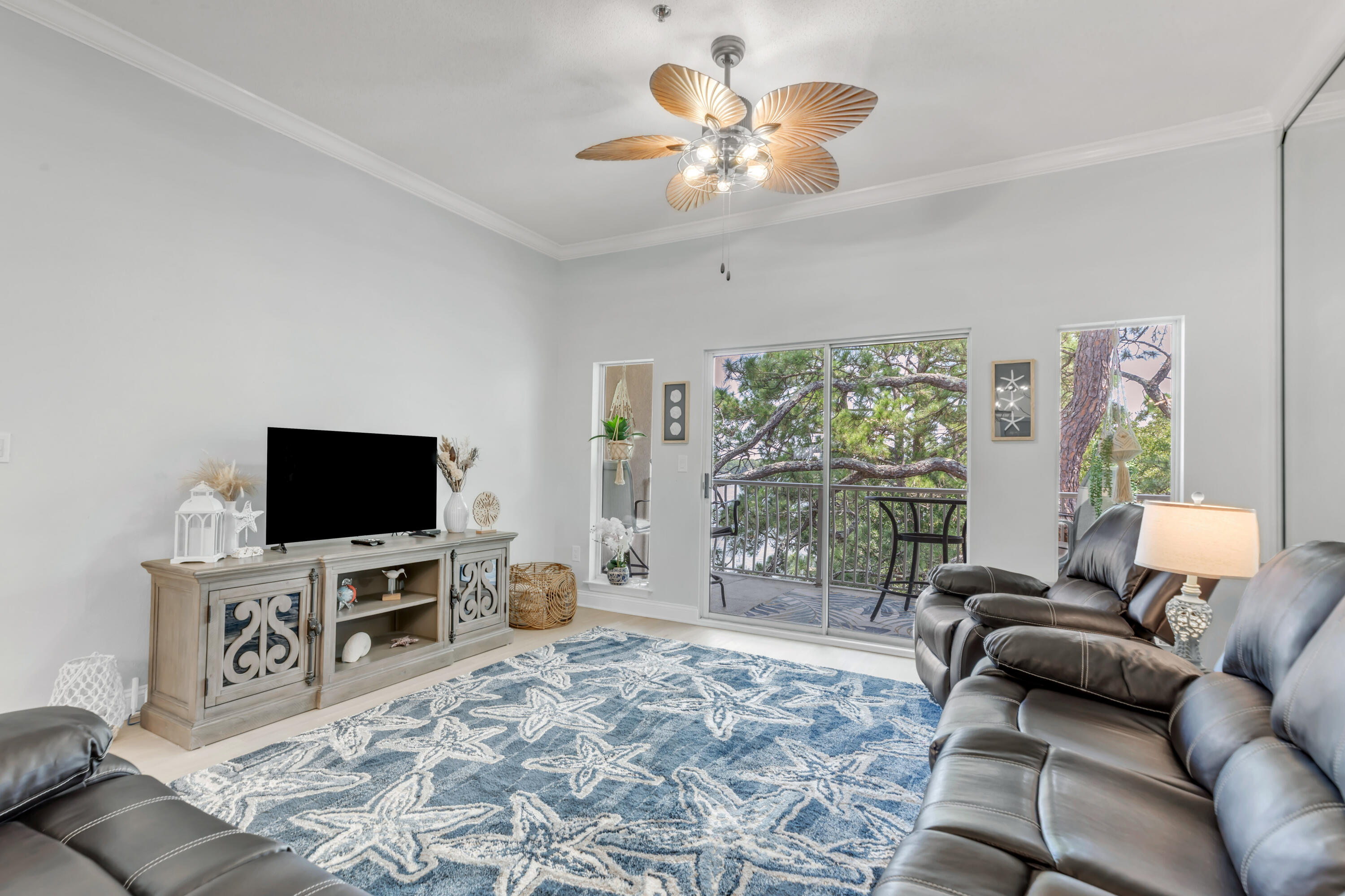 LAGUNA LANDING - Residential Lease
