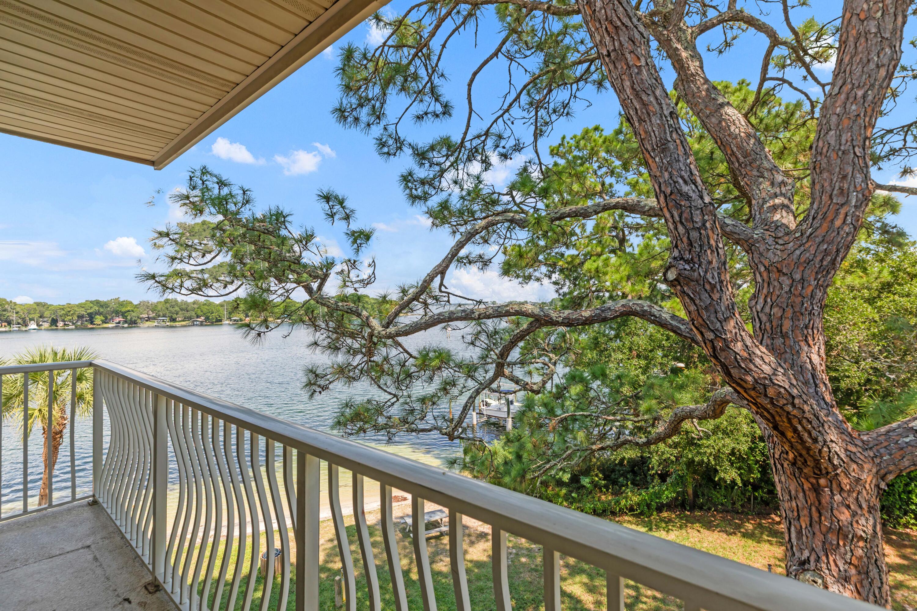 LAGUNA LANDING - Residential Lease