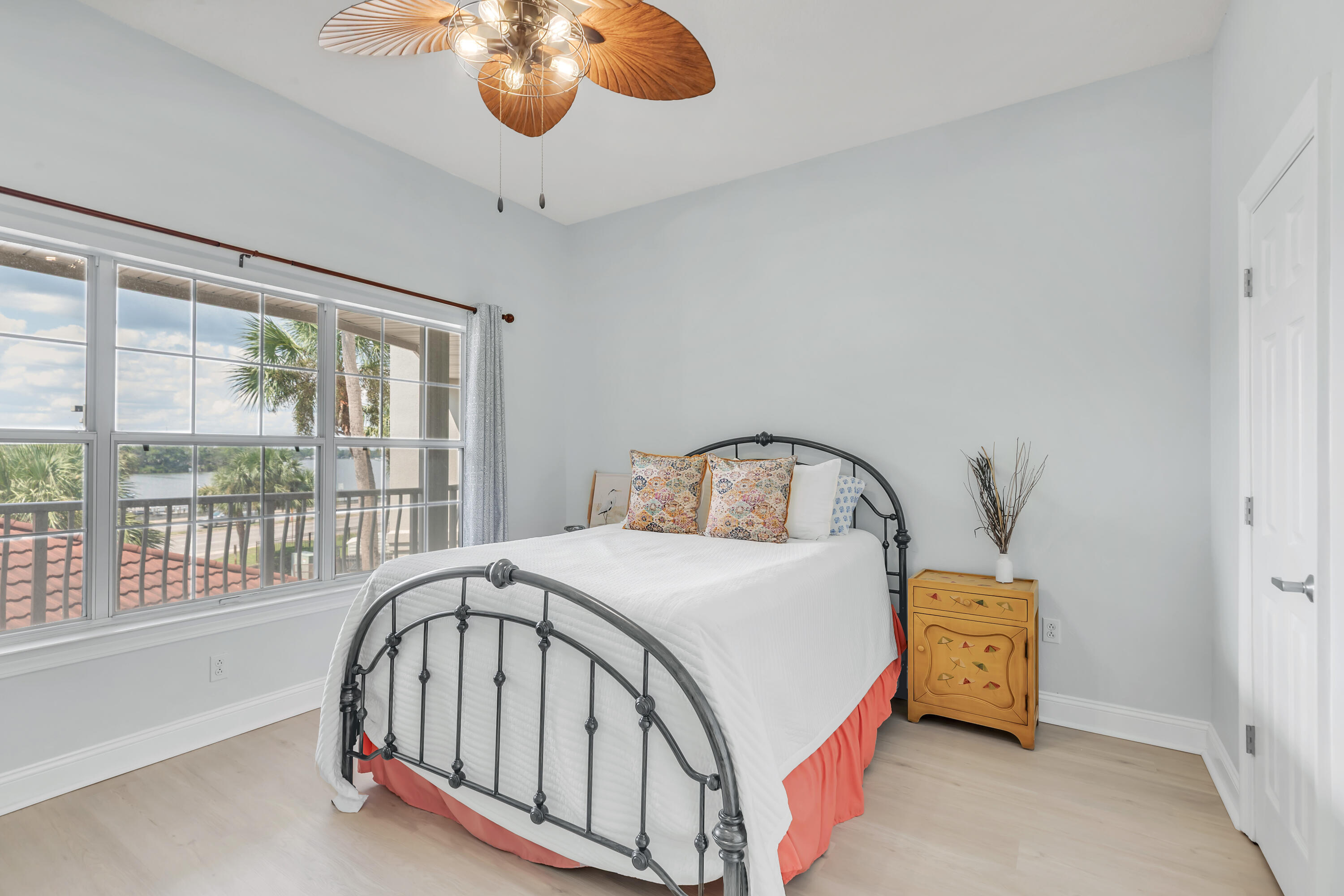 LAGUNA LANDING - Residential Lease