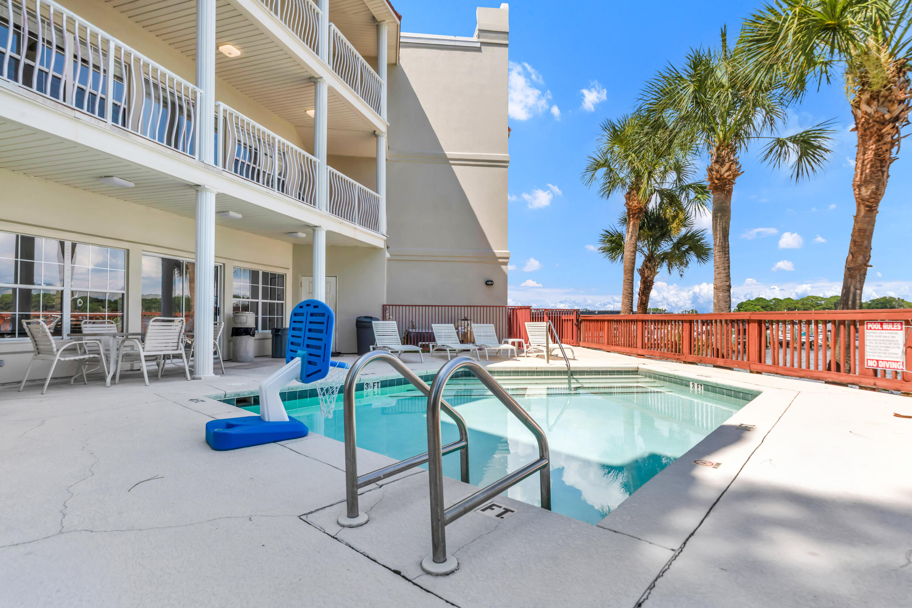 LAGUNA LANDING - Residential Lease