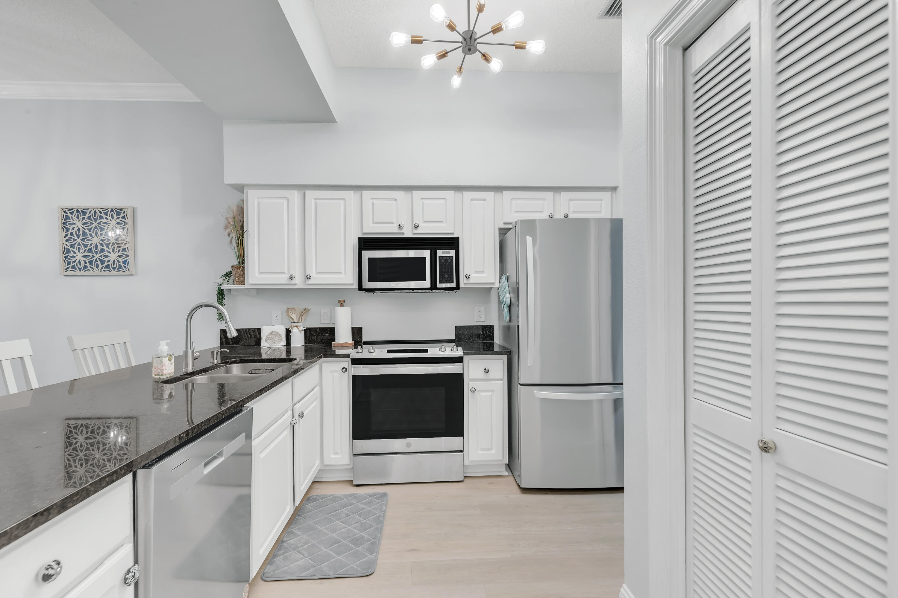 LAGUNA LANDING - Residential Lease
