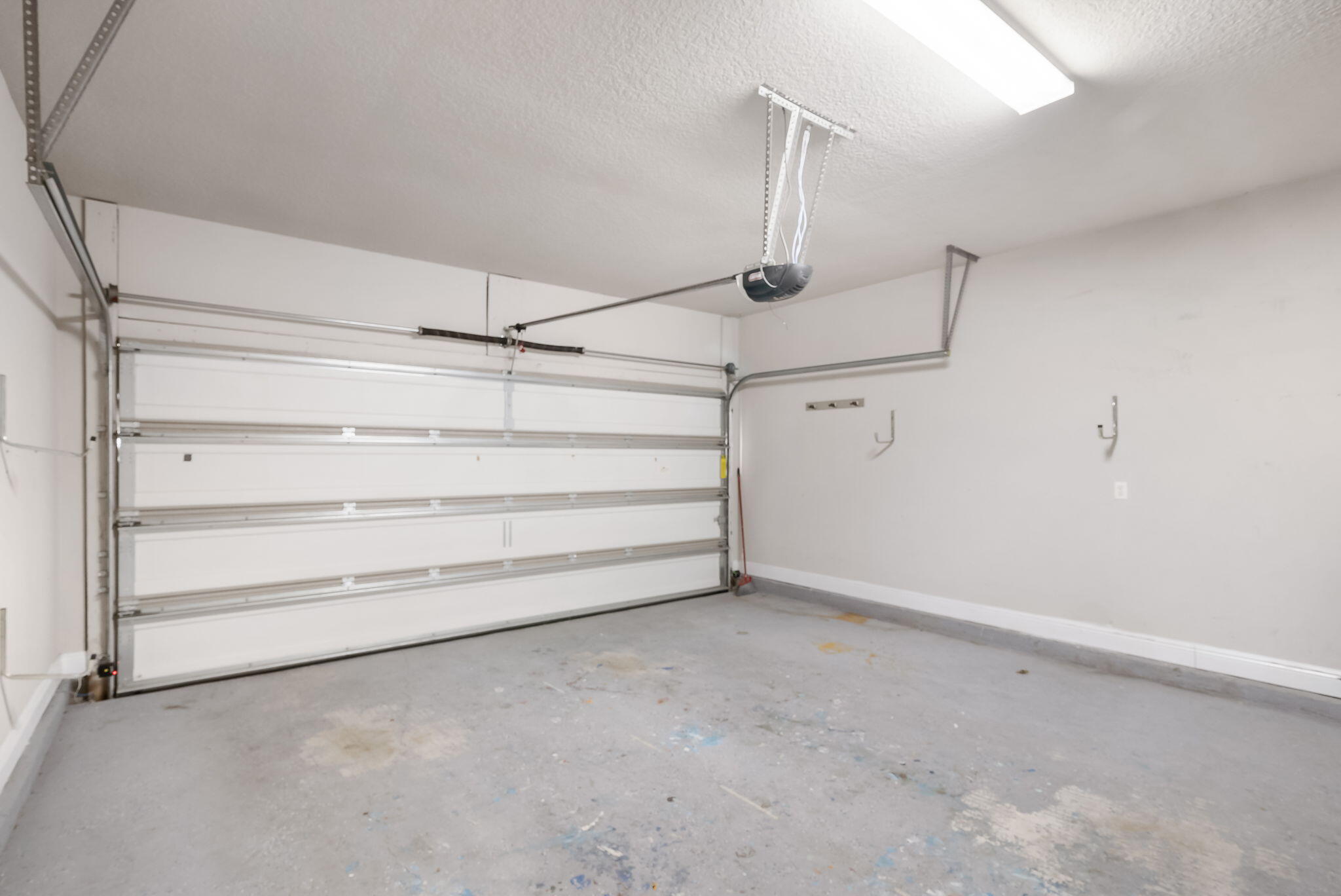 WHISPERING LAKE - Residential Lease